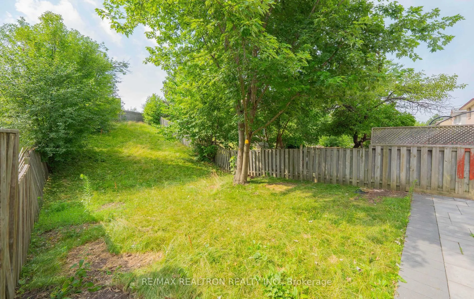100 Gilmore Crescent