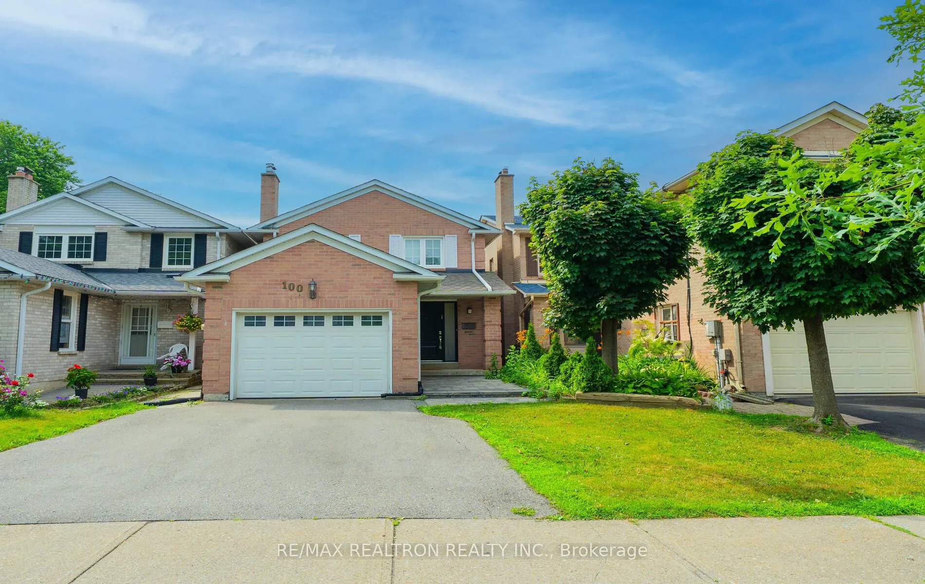 100 Gilmore Crescent