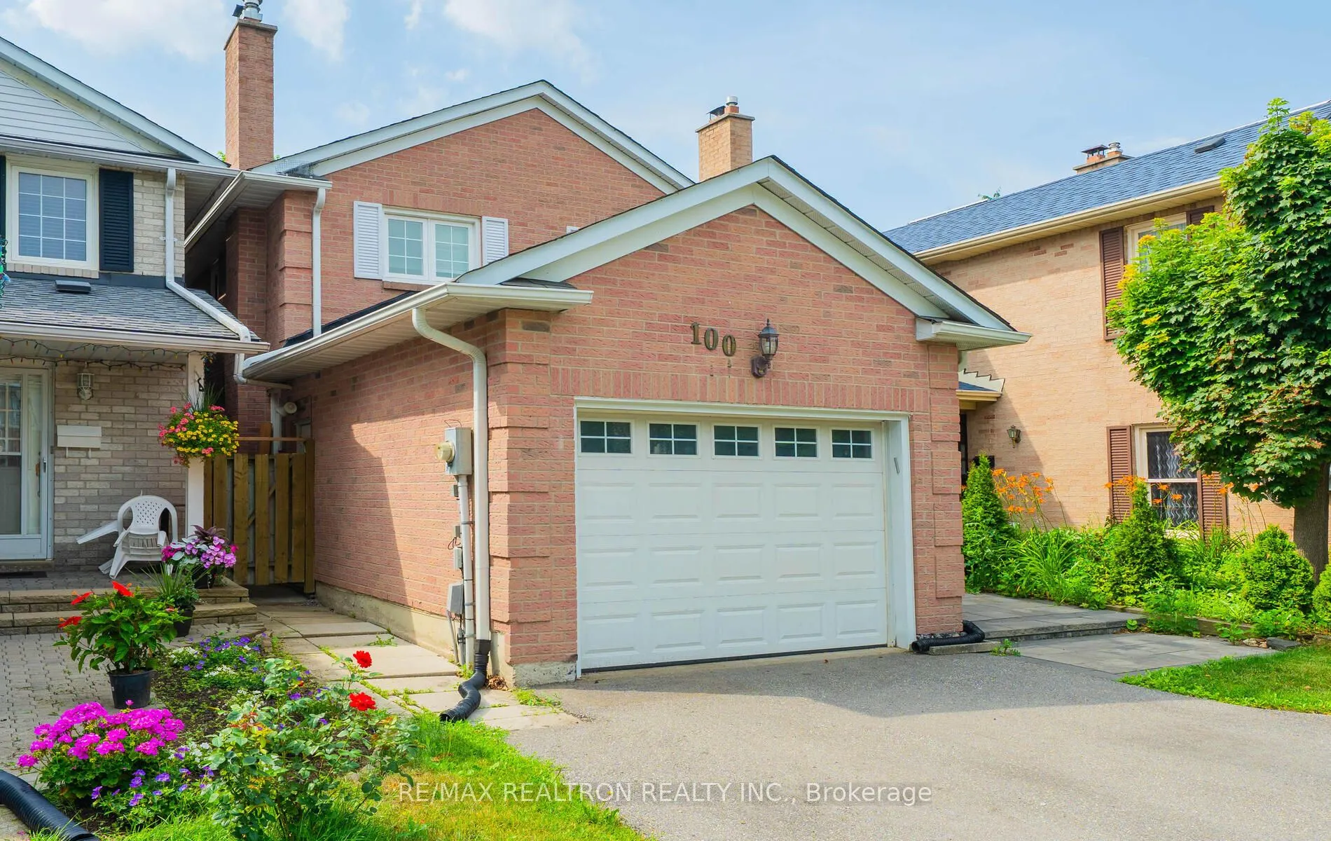 100 Gilmore Crescent