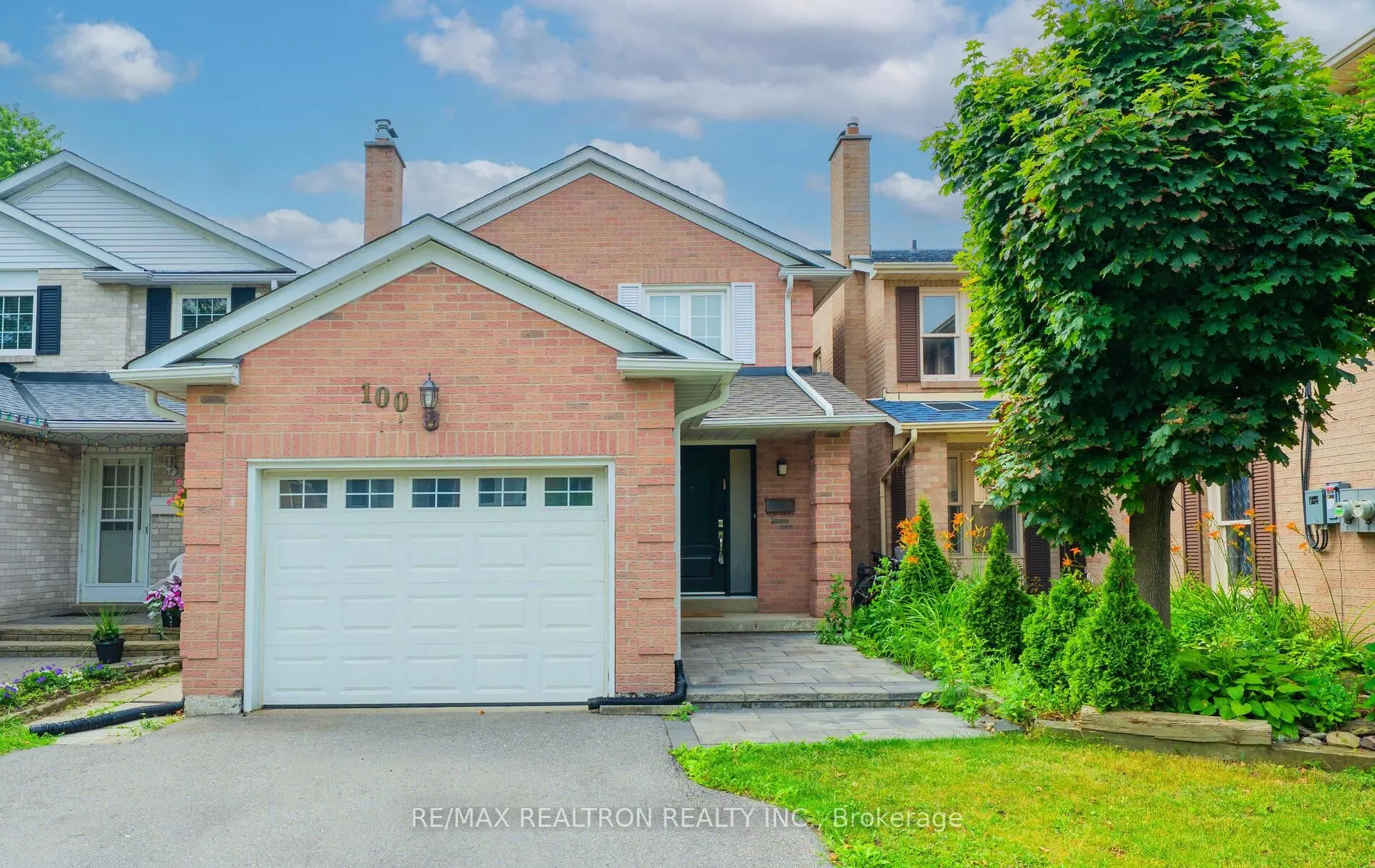 100 Gilmore Crescent