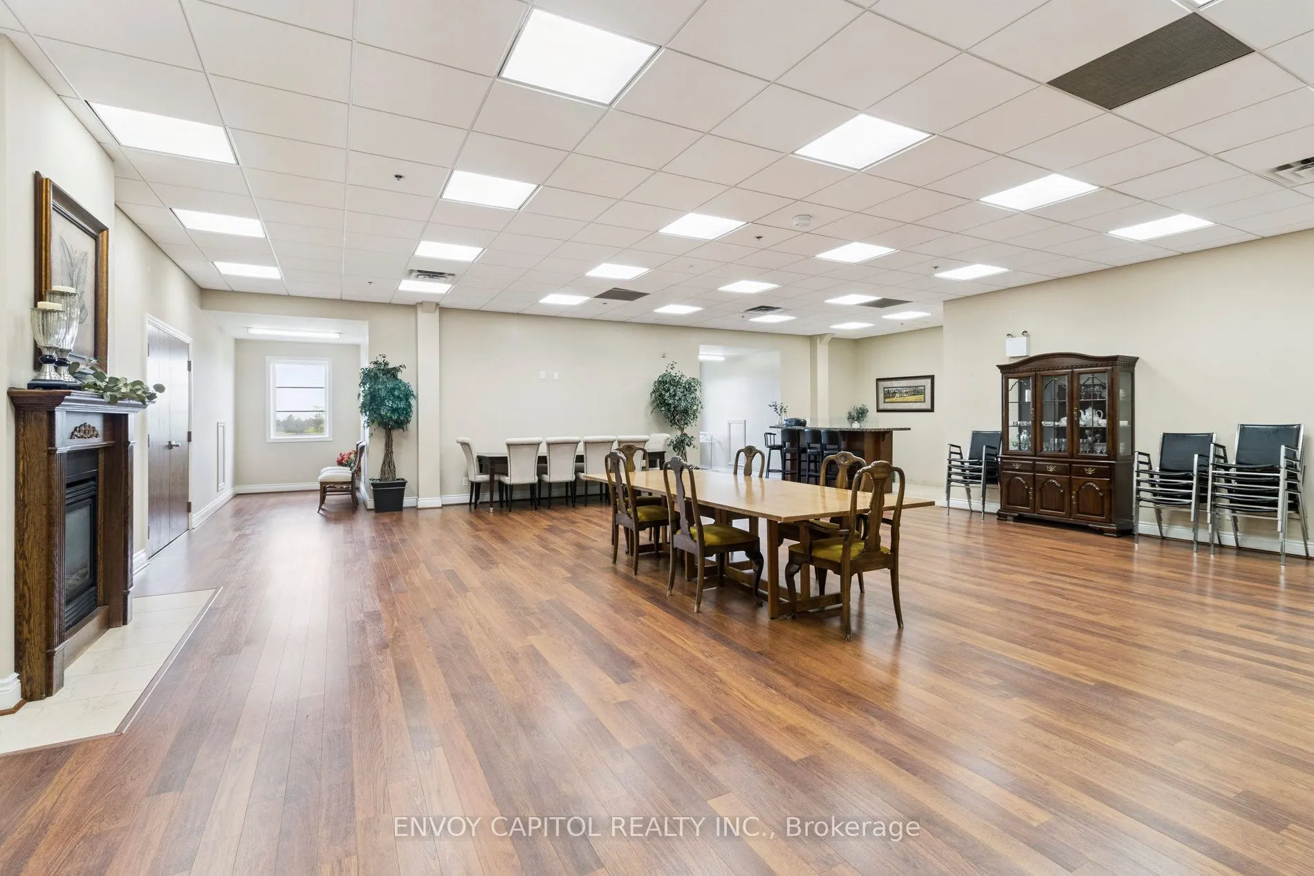 9901 KEELE Street, #203