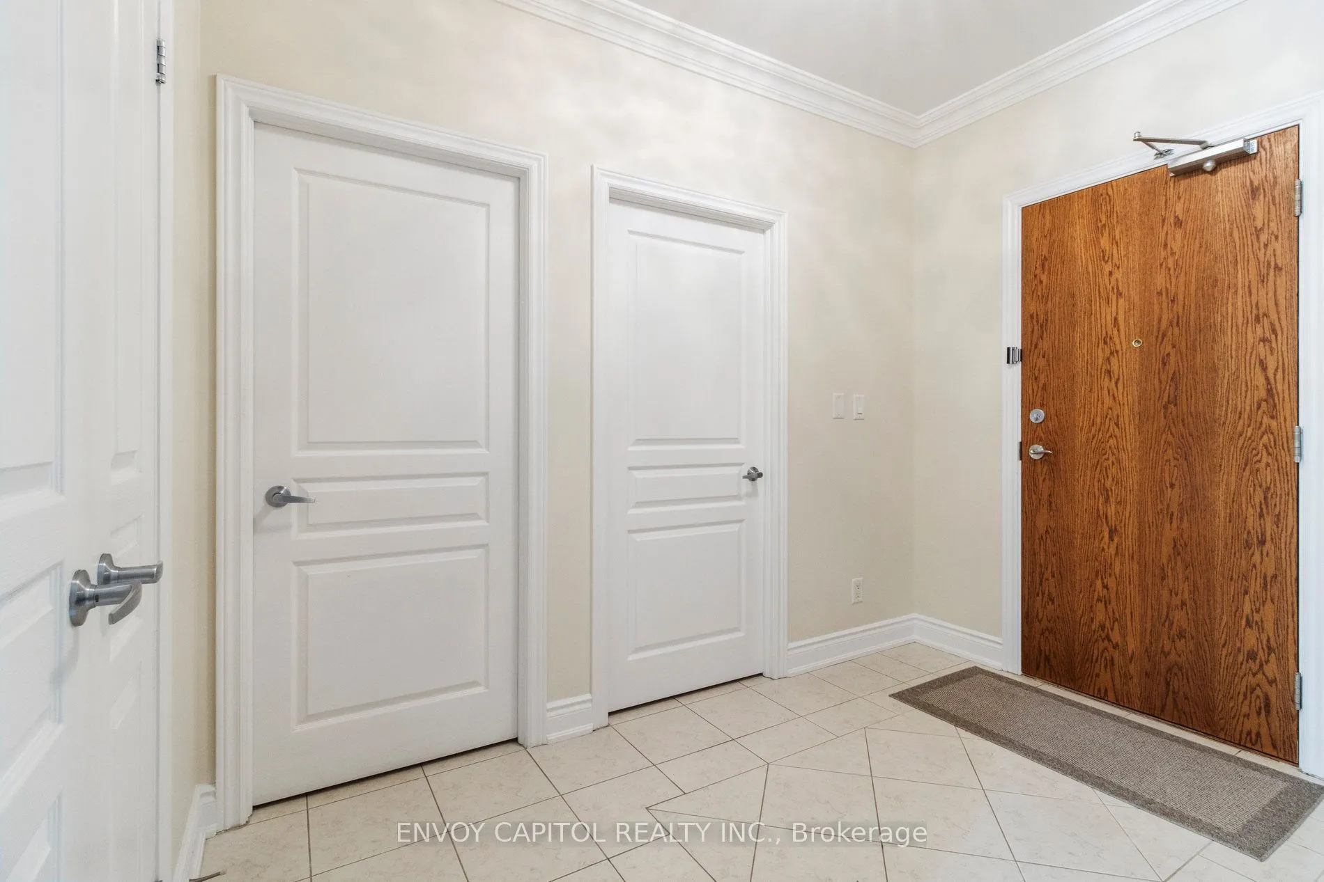9901 KEELE Street, #203