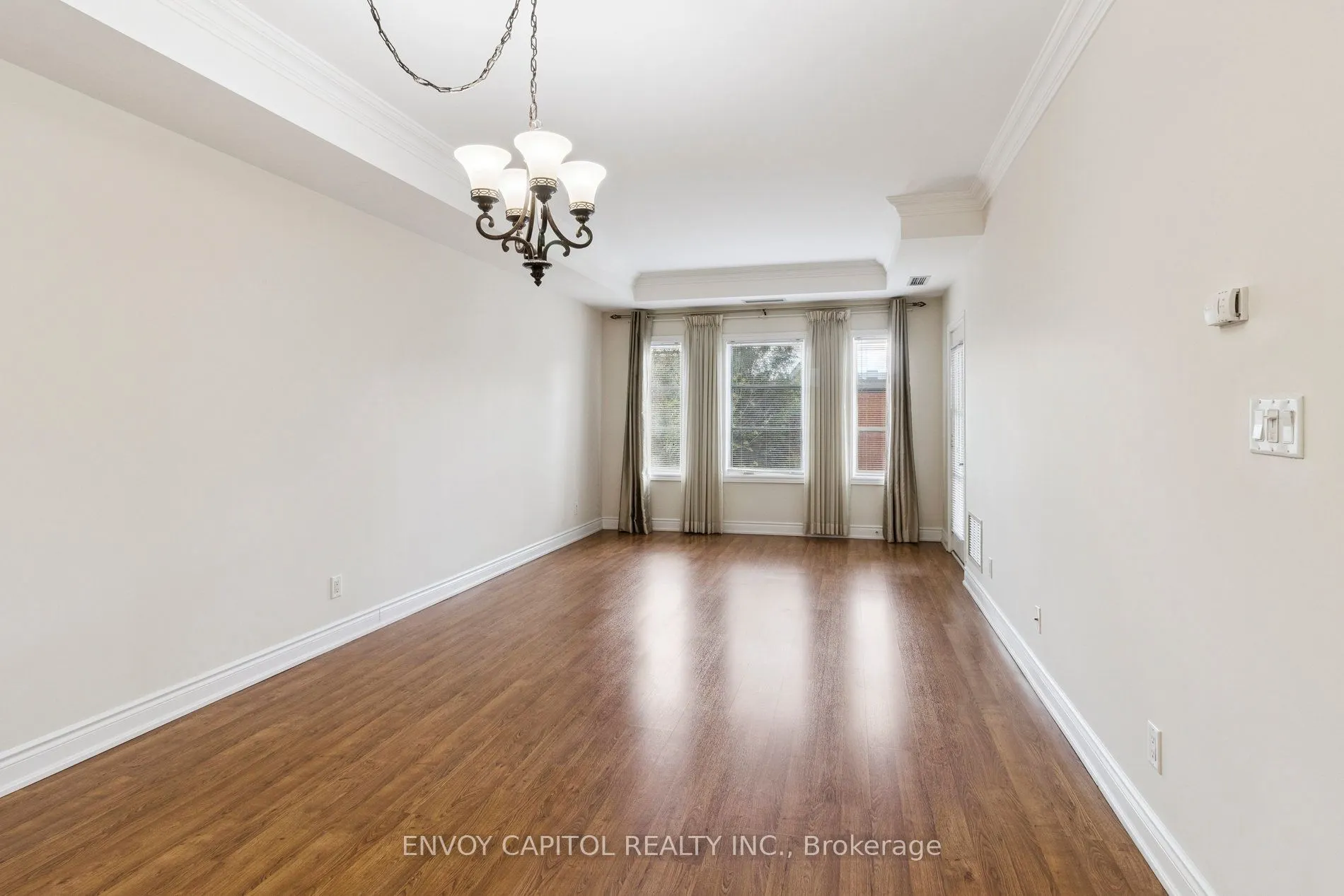 9901 KEELE Street, #203