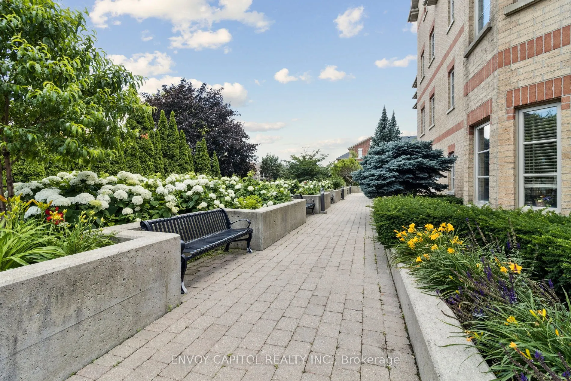 9901 KEELE Street, #203