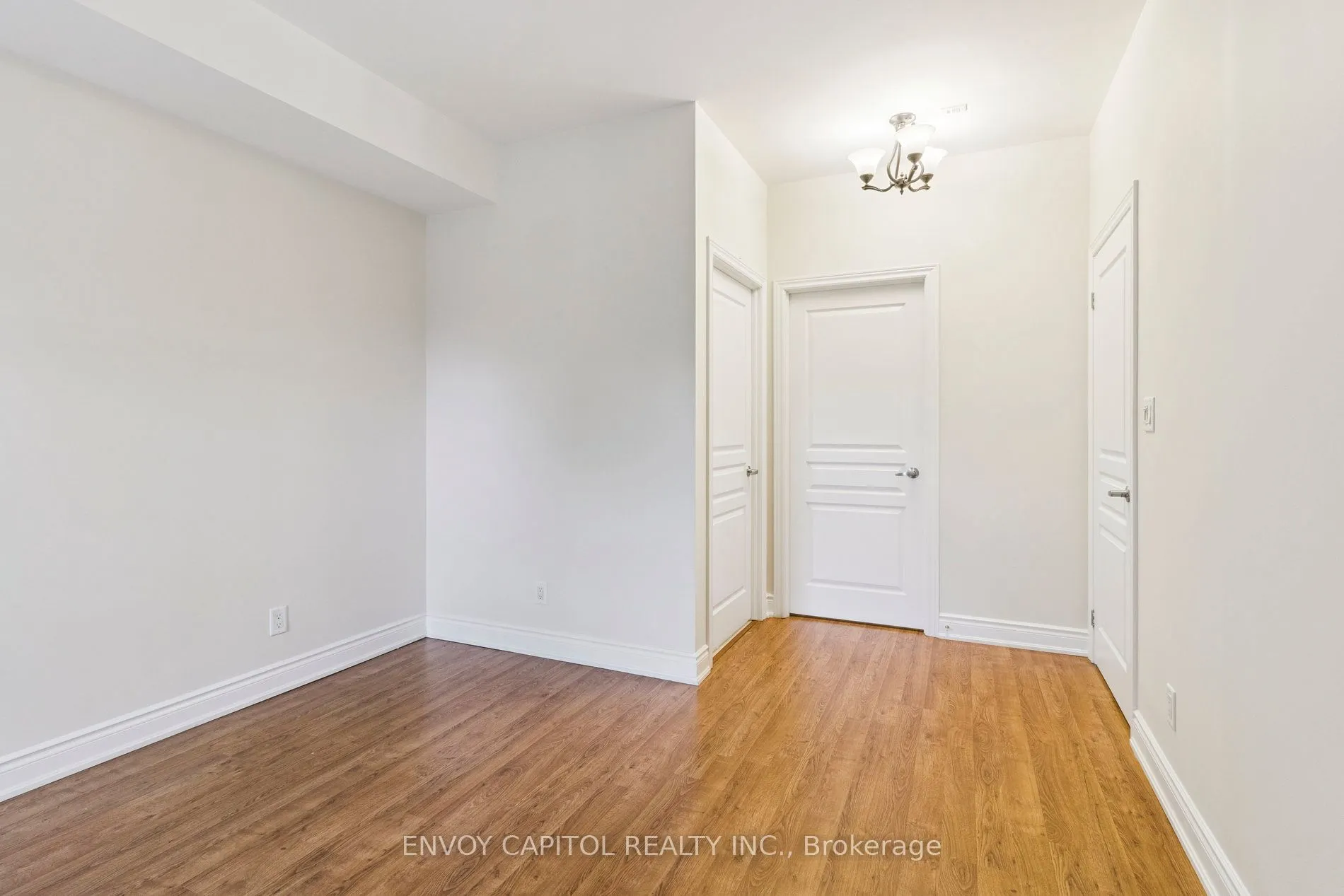 9901 KEELE Street, #203
