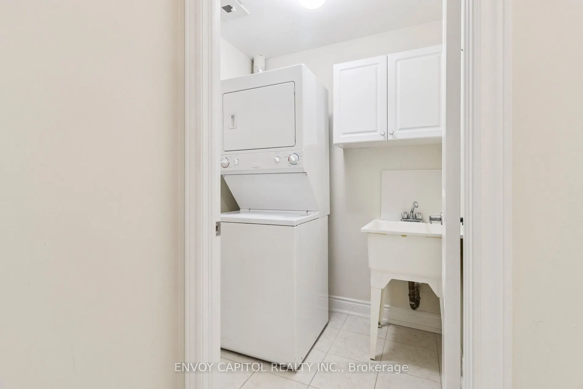 9901 KEELE Street, #203