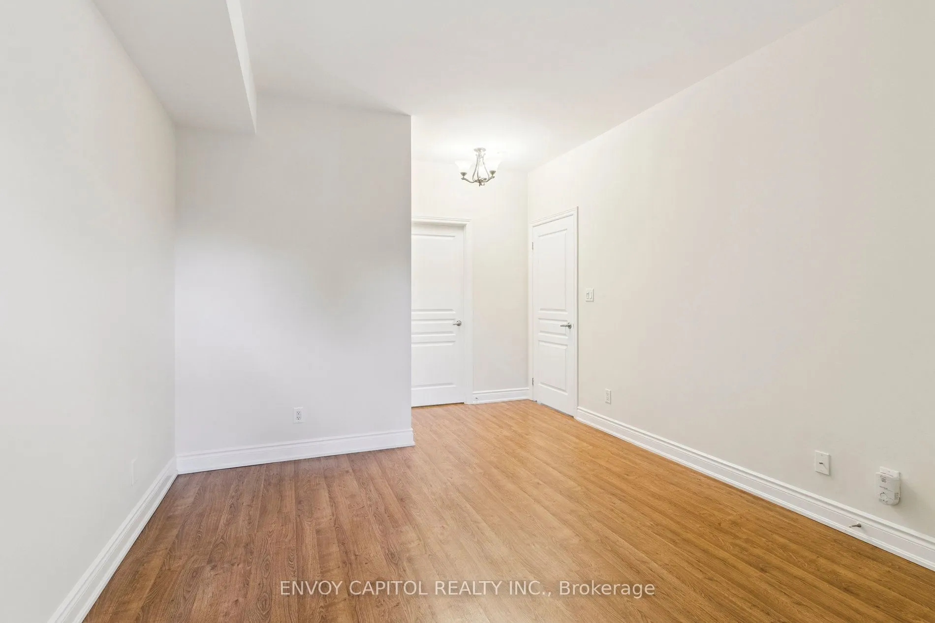 9901 KEELE Street, #203