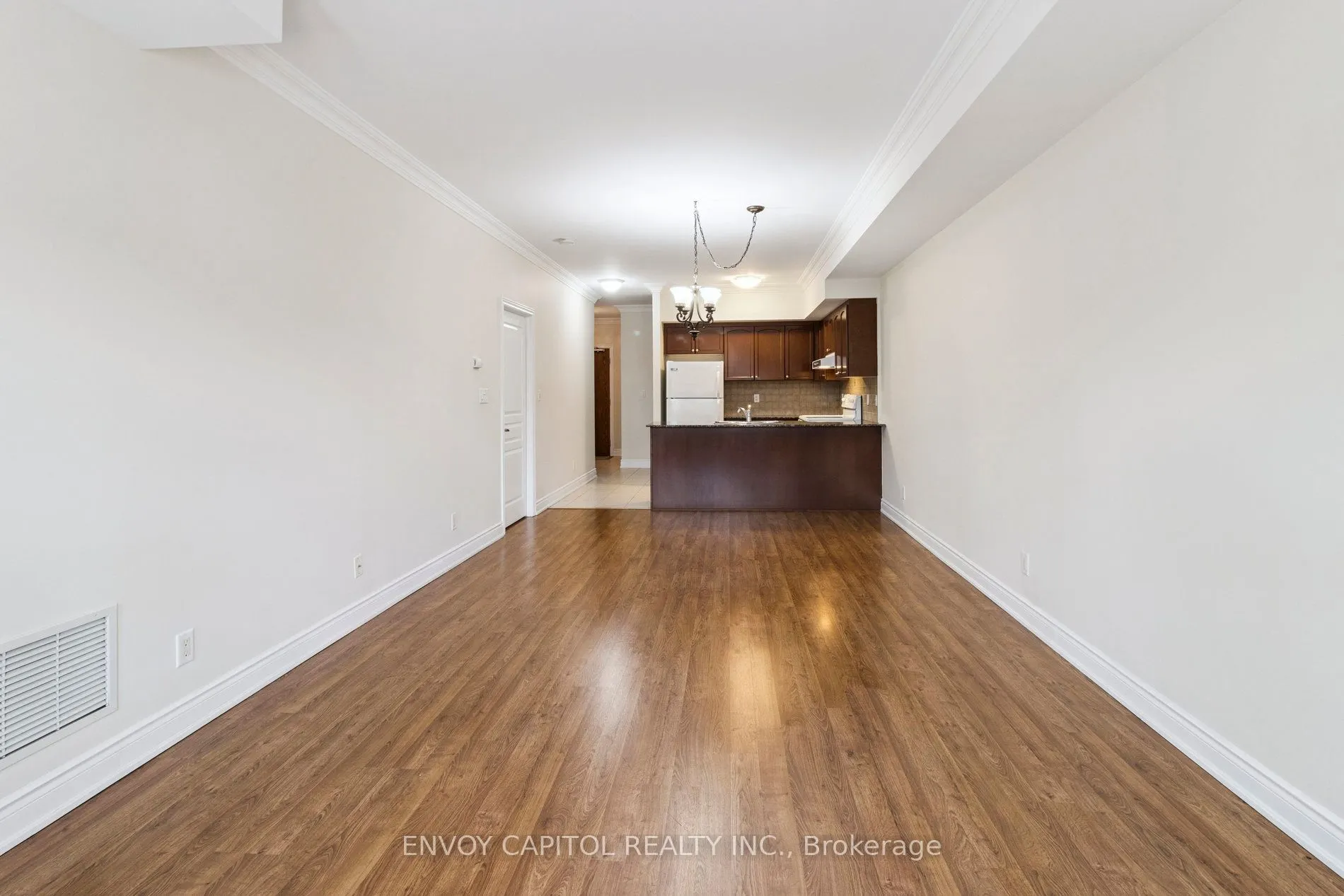9901 KEELE Street, #203
