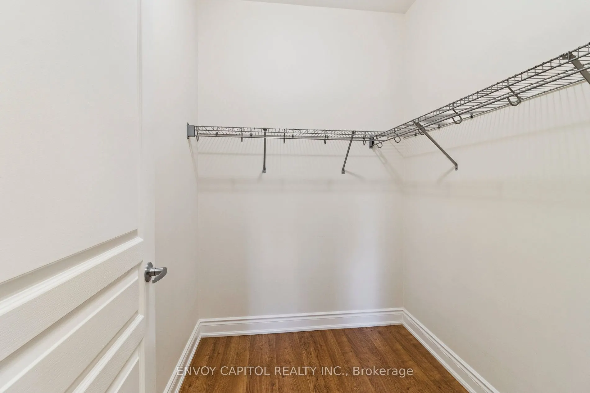 9901 KEELE Street, #203