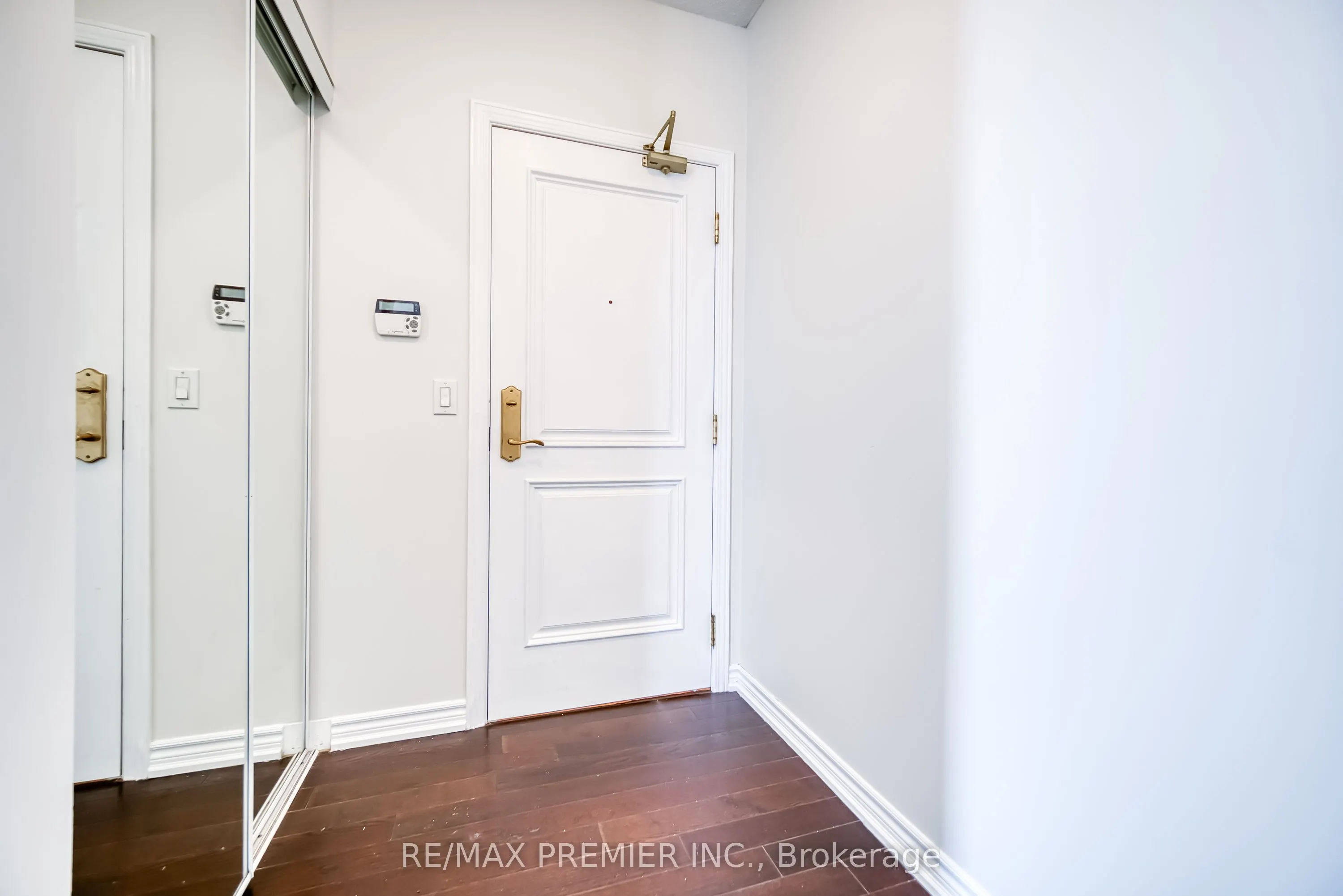 9225 Jane Street, #614