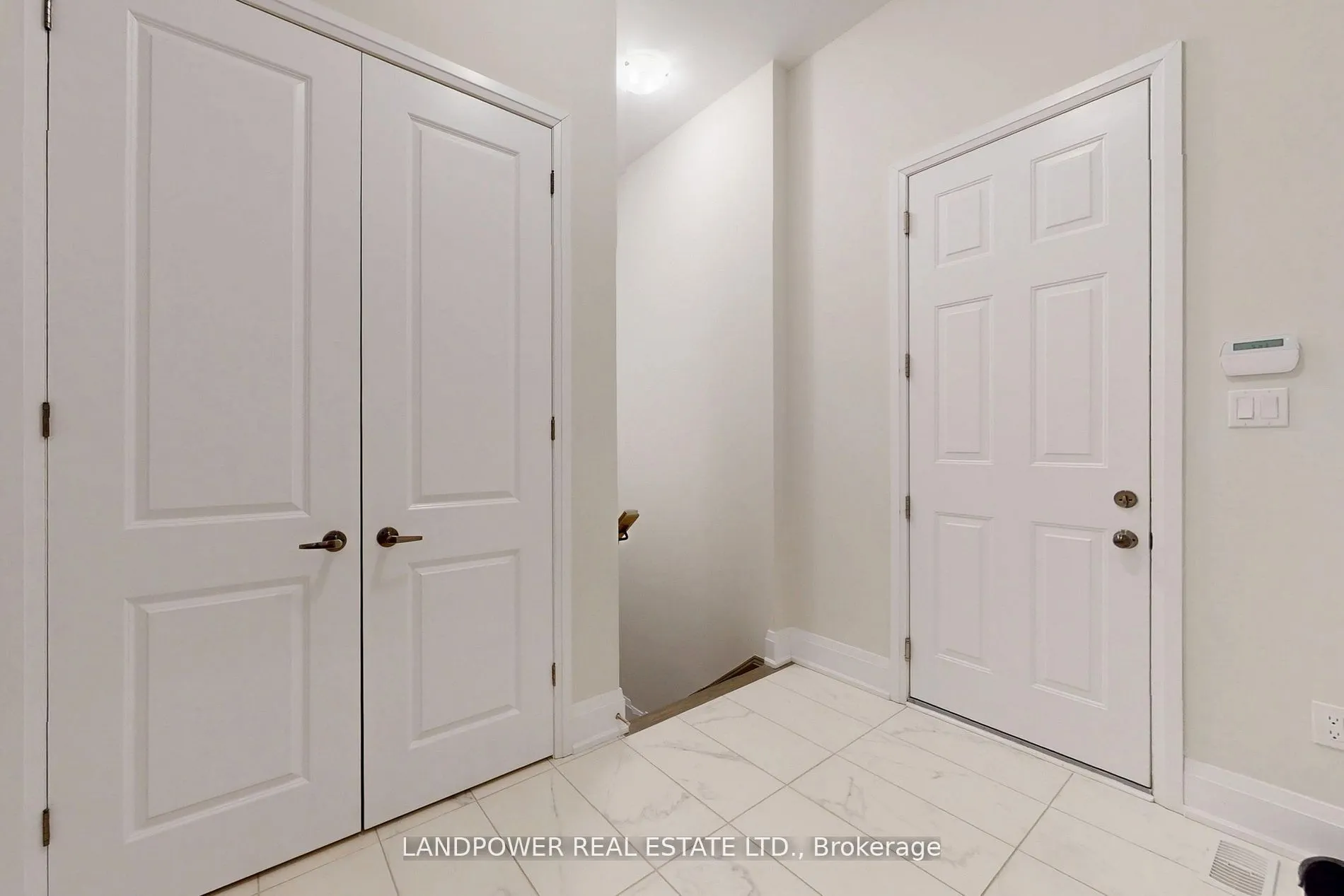 52 Klees Crescent