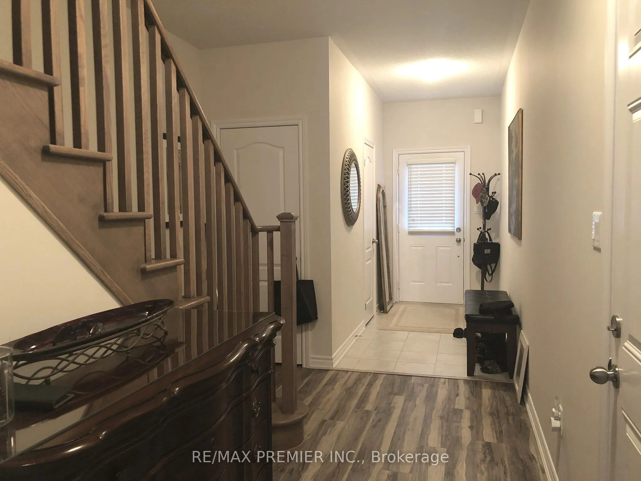1147 Peelar Crescent