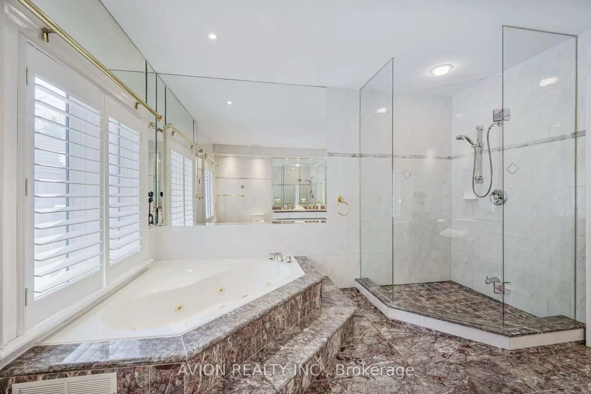 13 Bayview Forest Lane