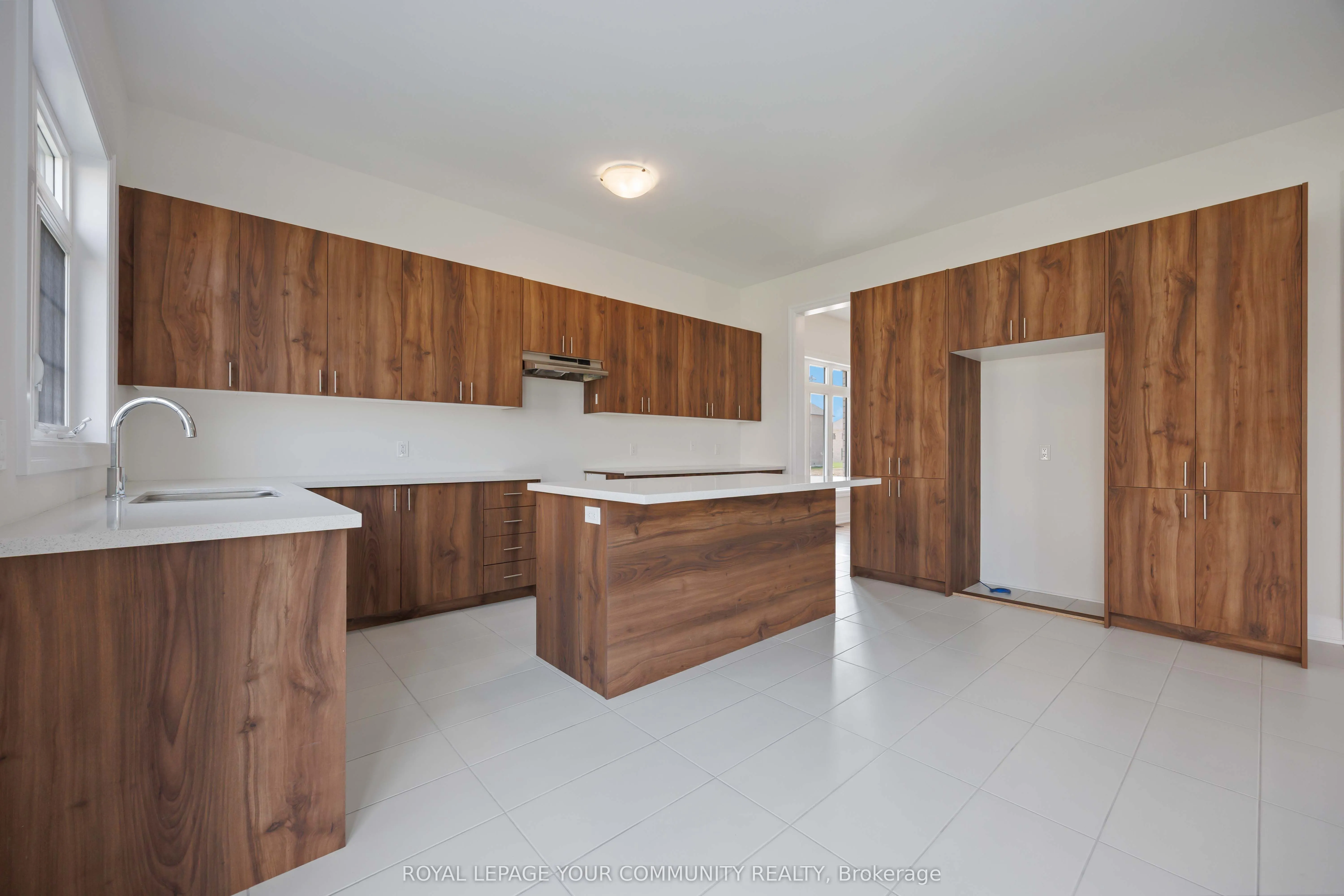 18 Shadyridge Street