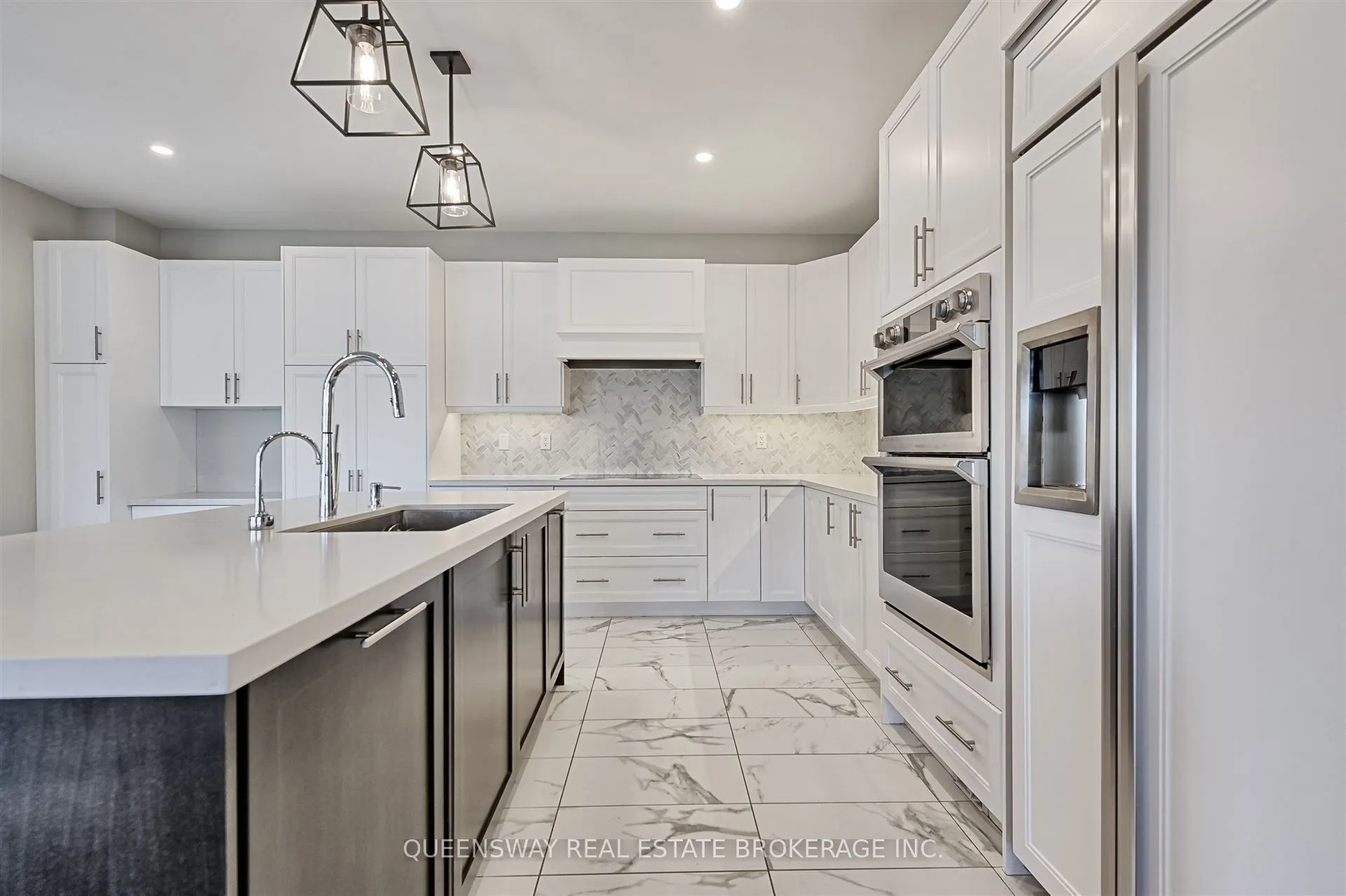 2 Boone Crescent