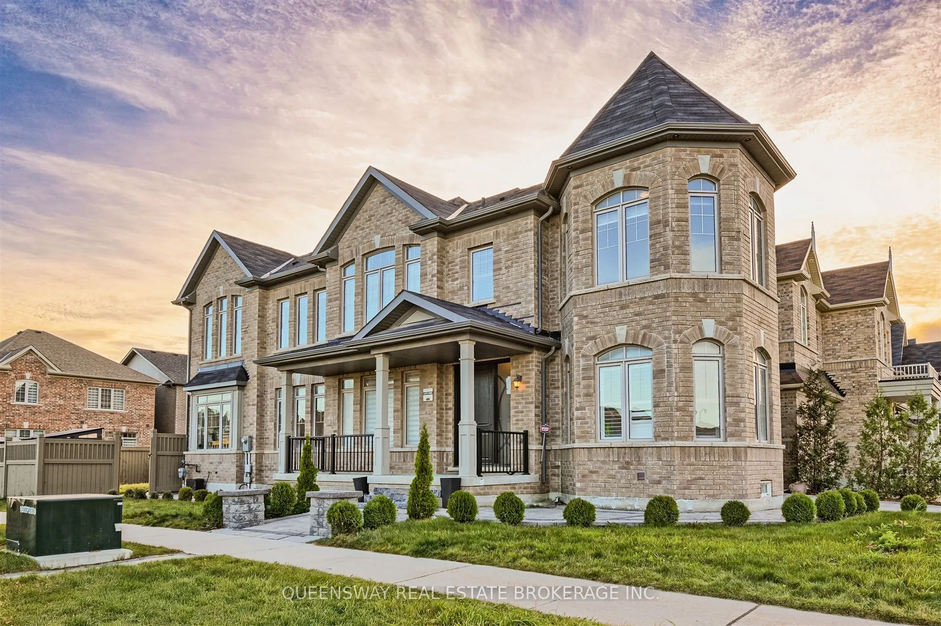 2 Boone Crescent