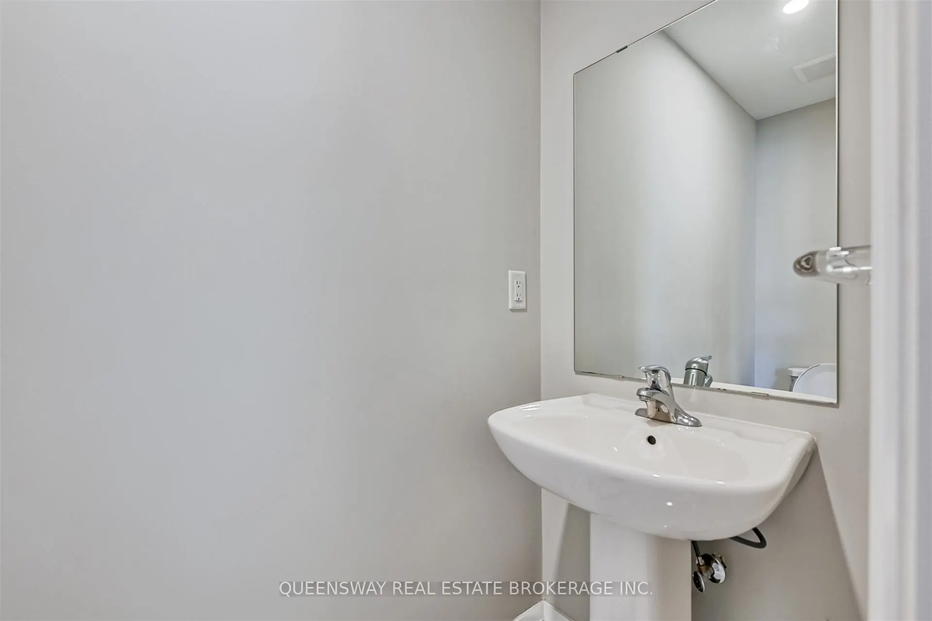 2 Boone Crescent