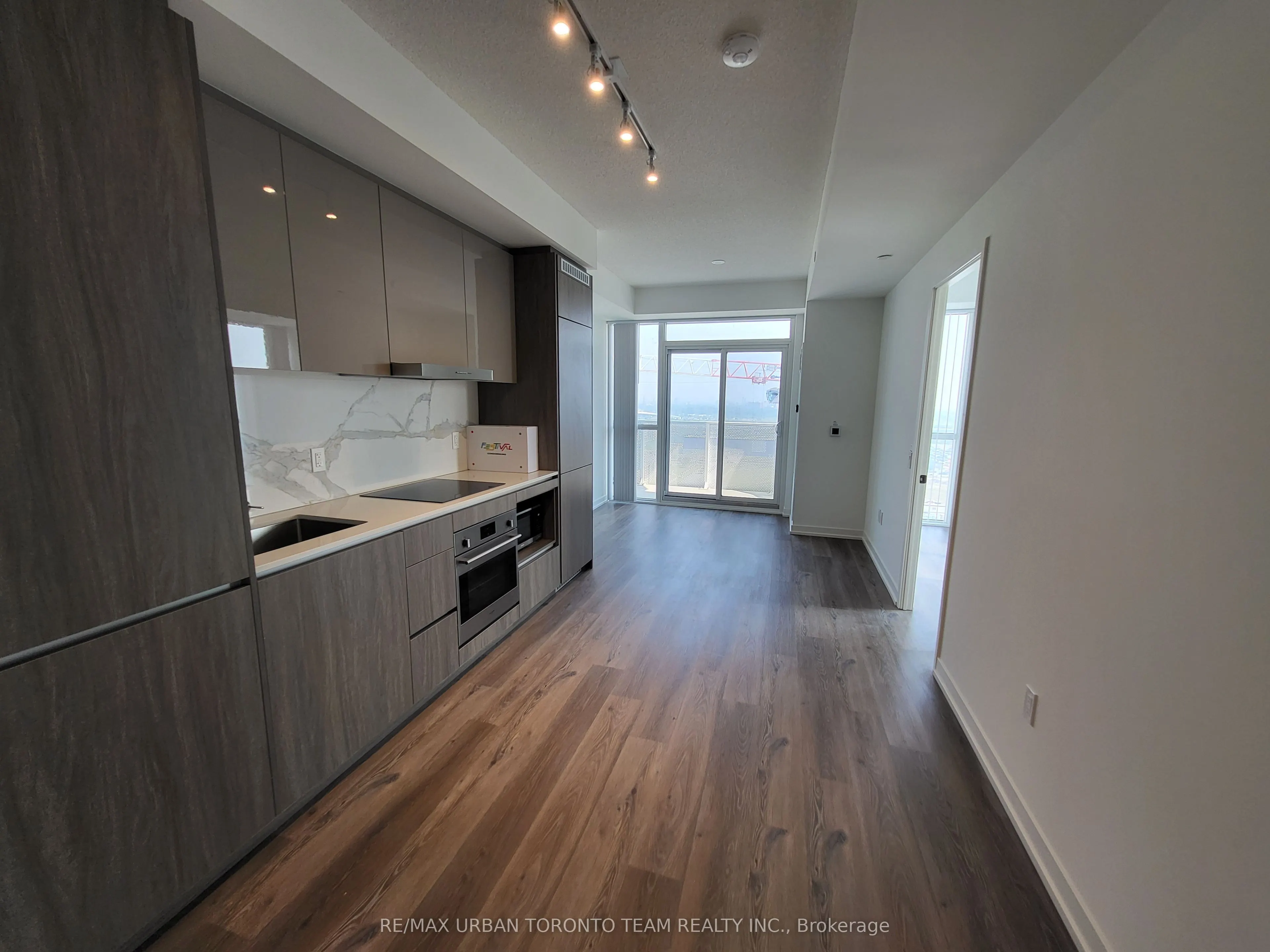 28 Interchange Way, #1612