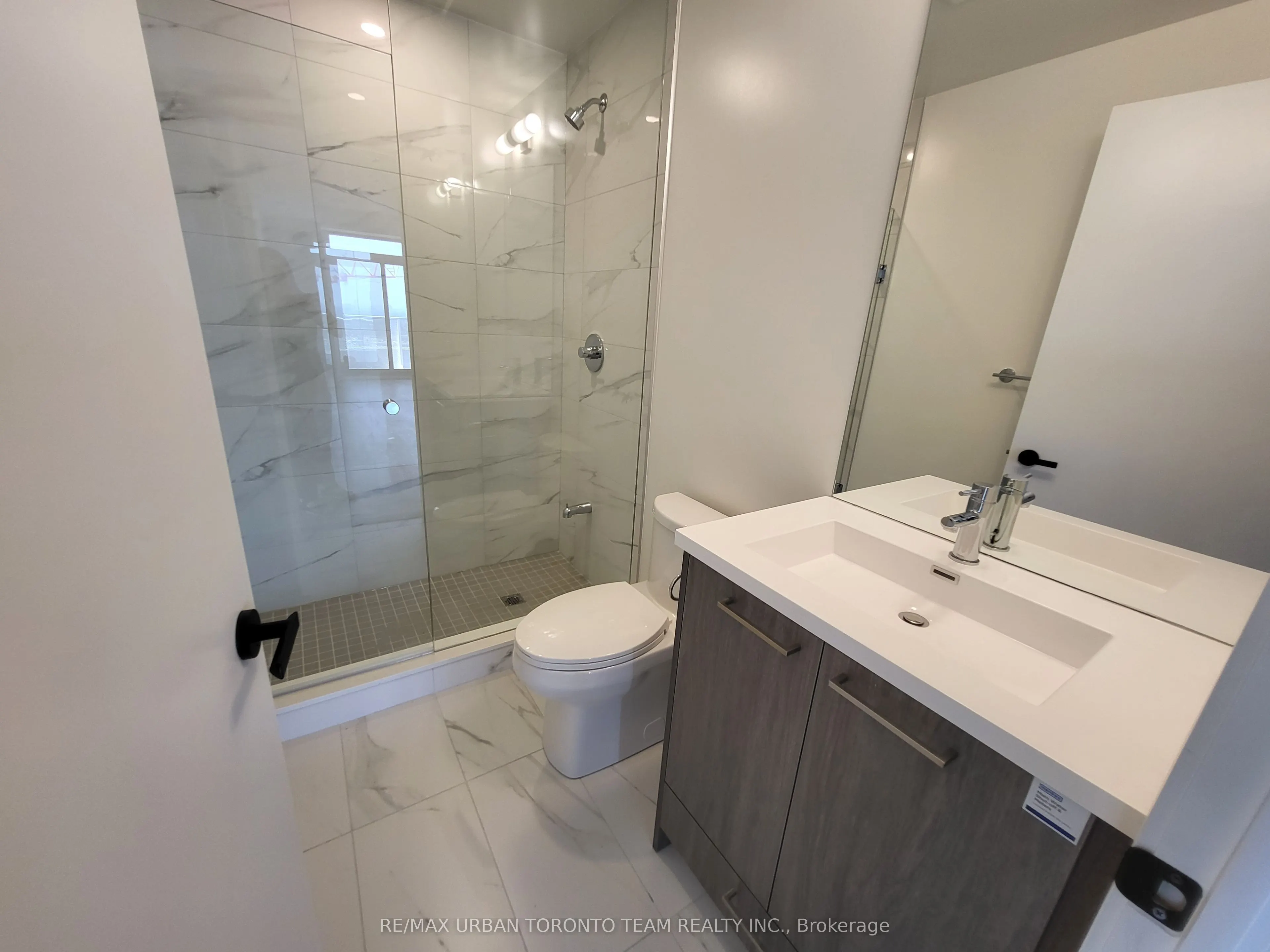 28 Interchange Way, #1612