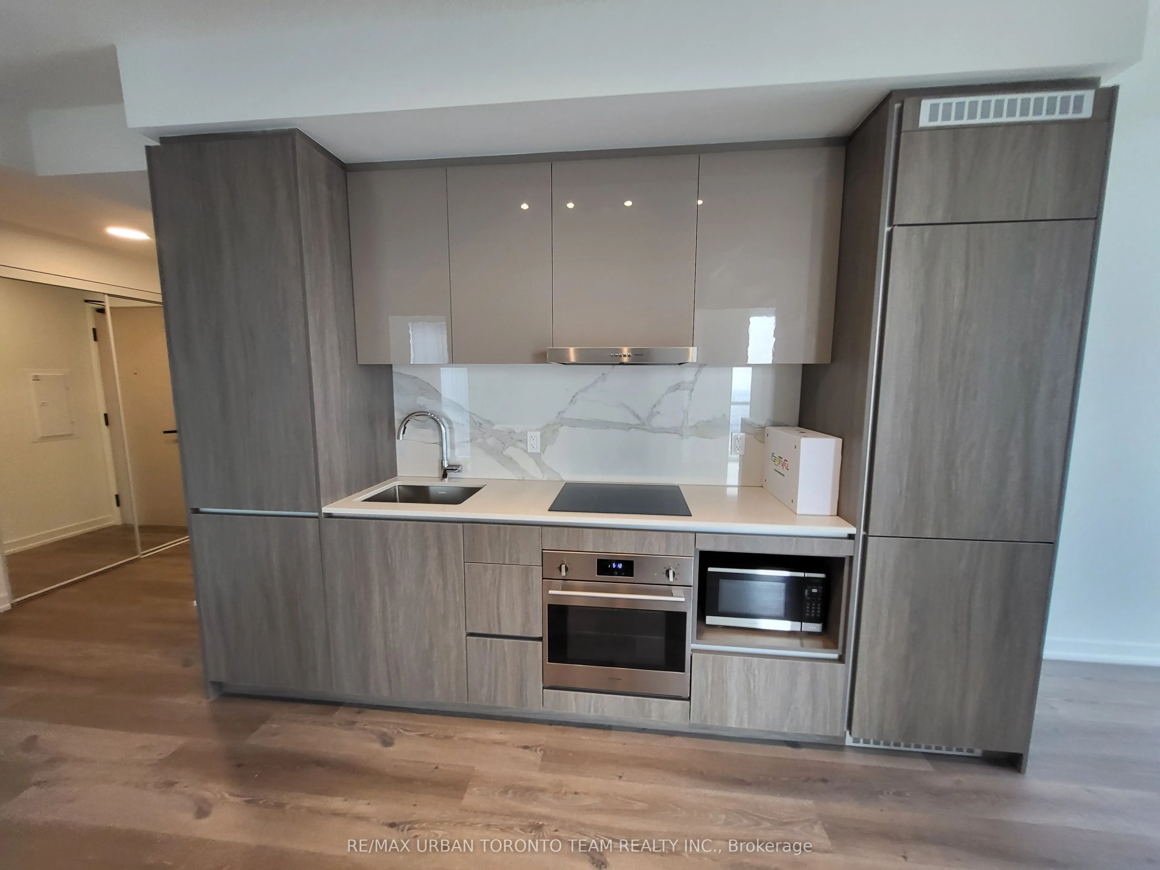 28 Interchange Way, #1612