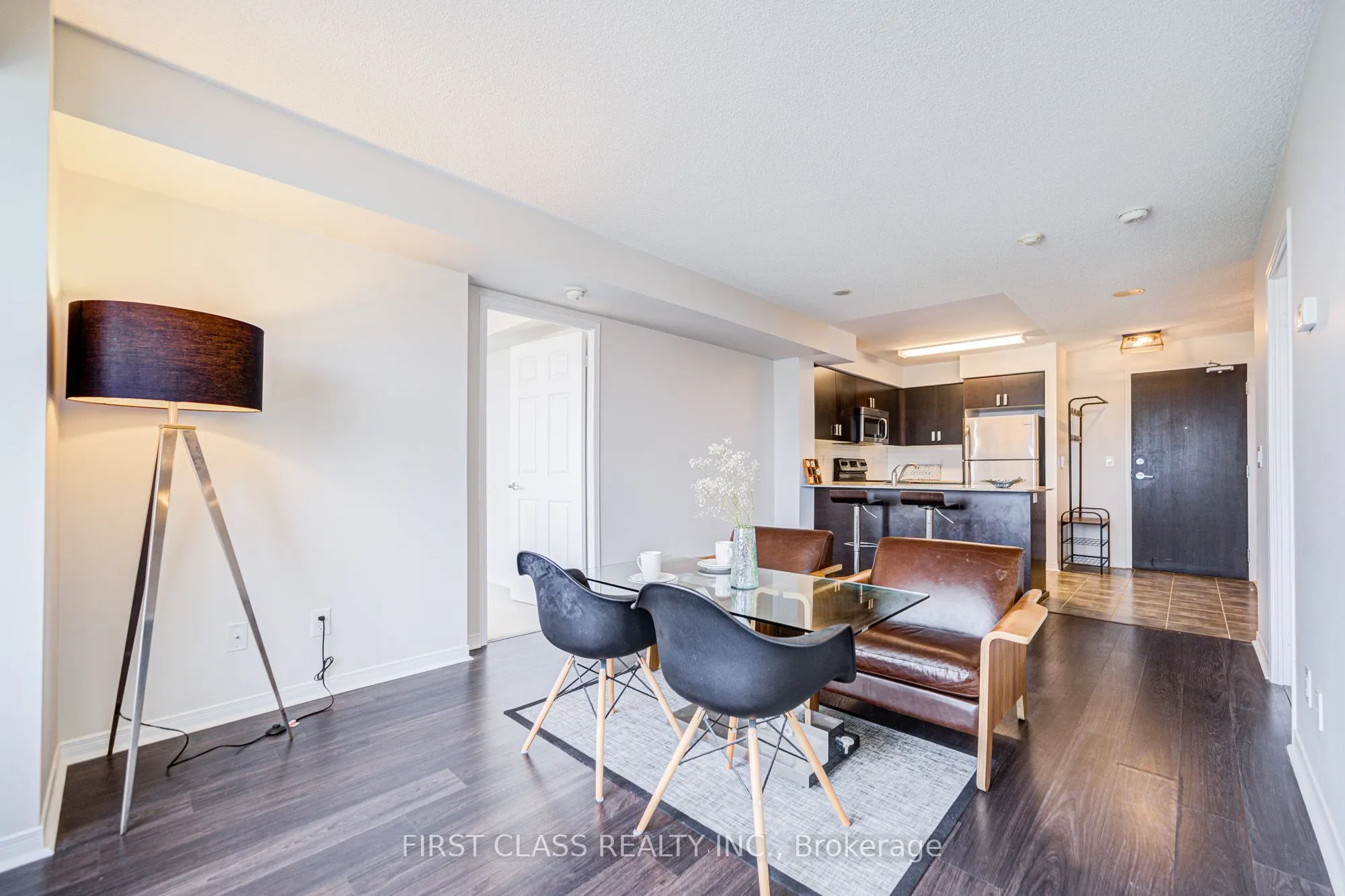 73 King William Crescent, #302