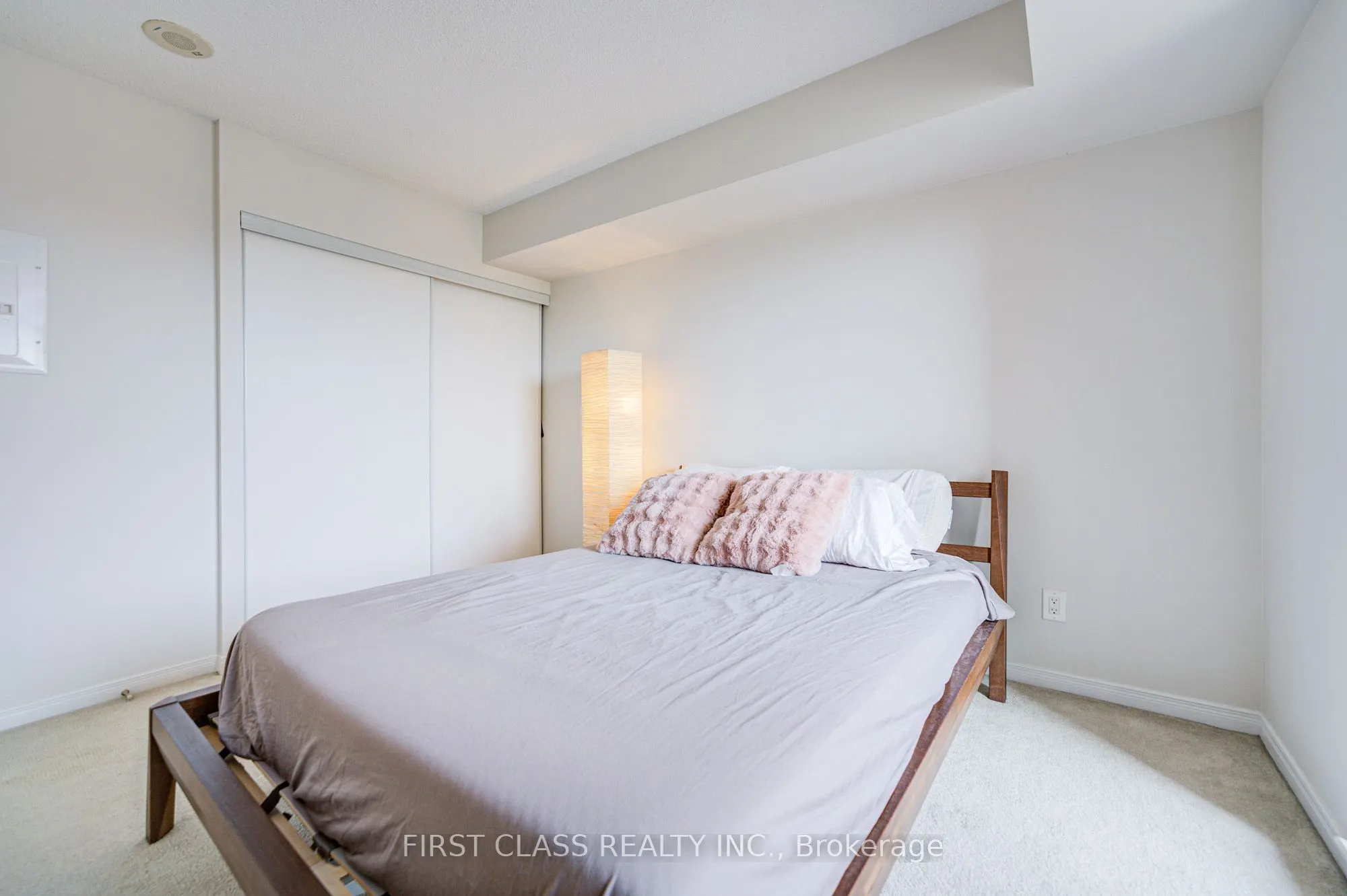 73 King William Crescent, #302
