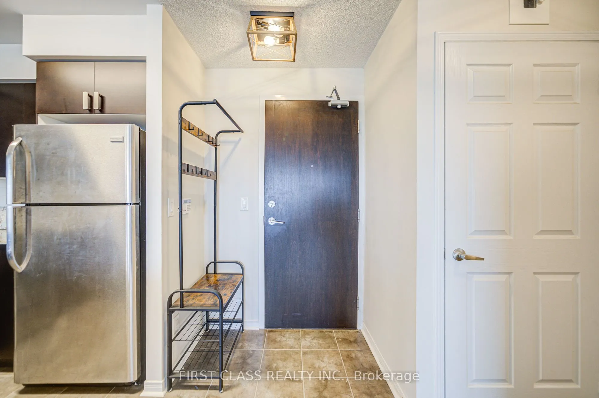 73 King William Crescent, #302