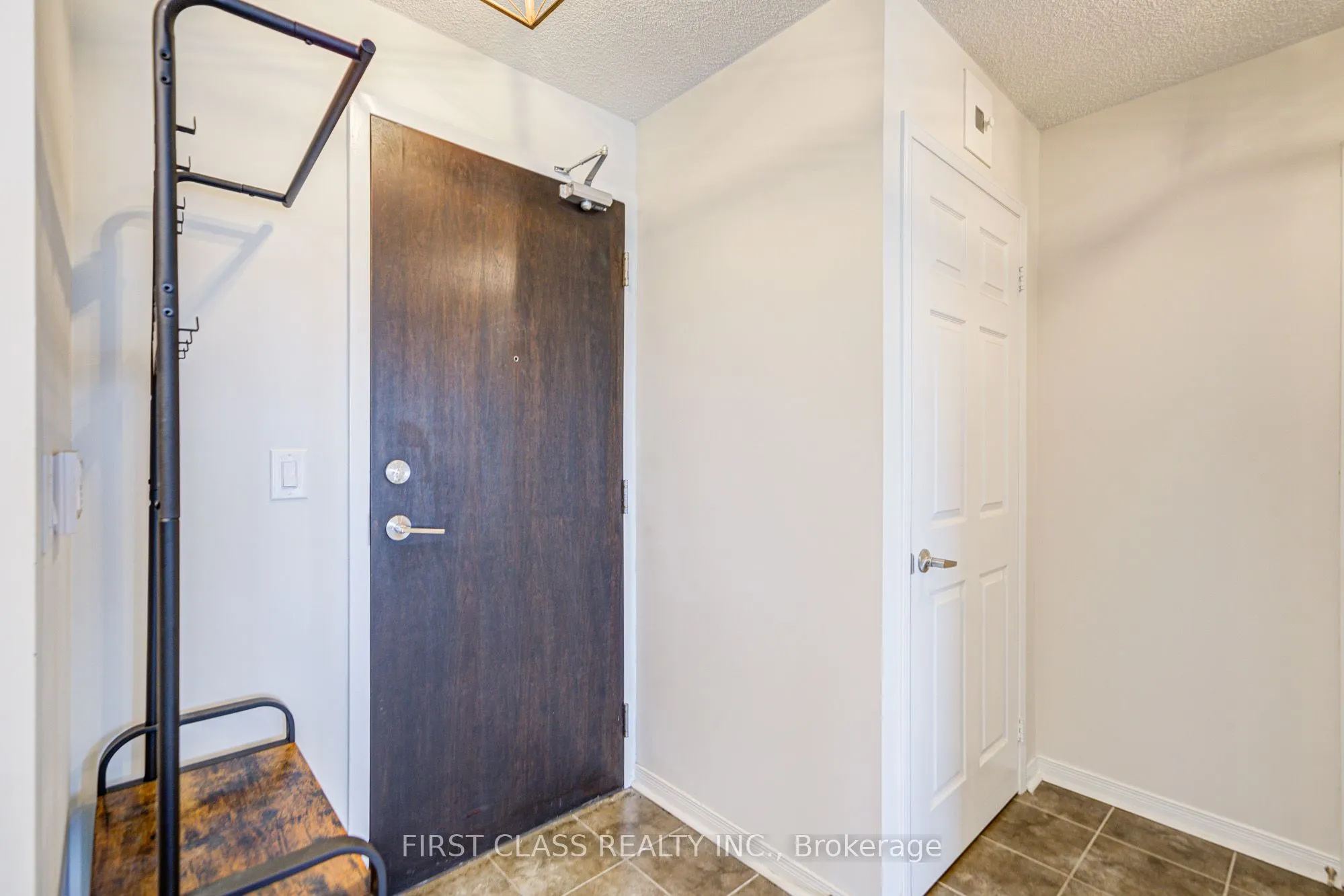 73 King William Crescent, #302