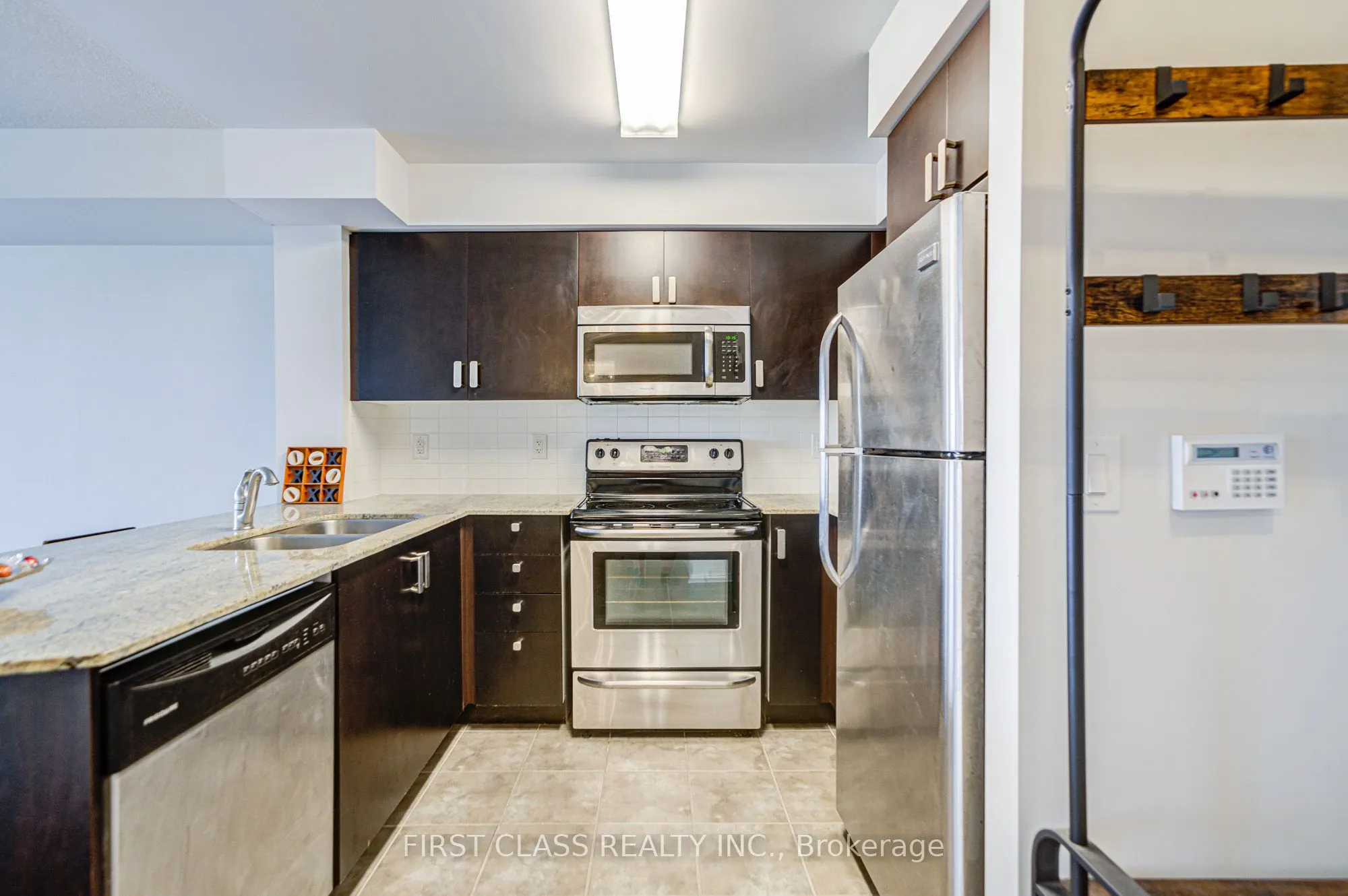 73 King William Crescent, #302