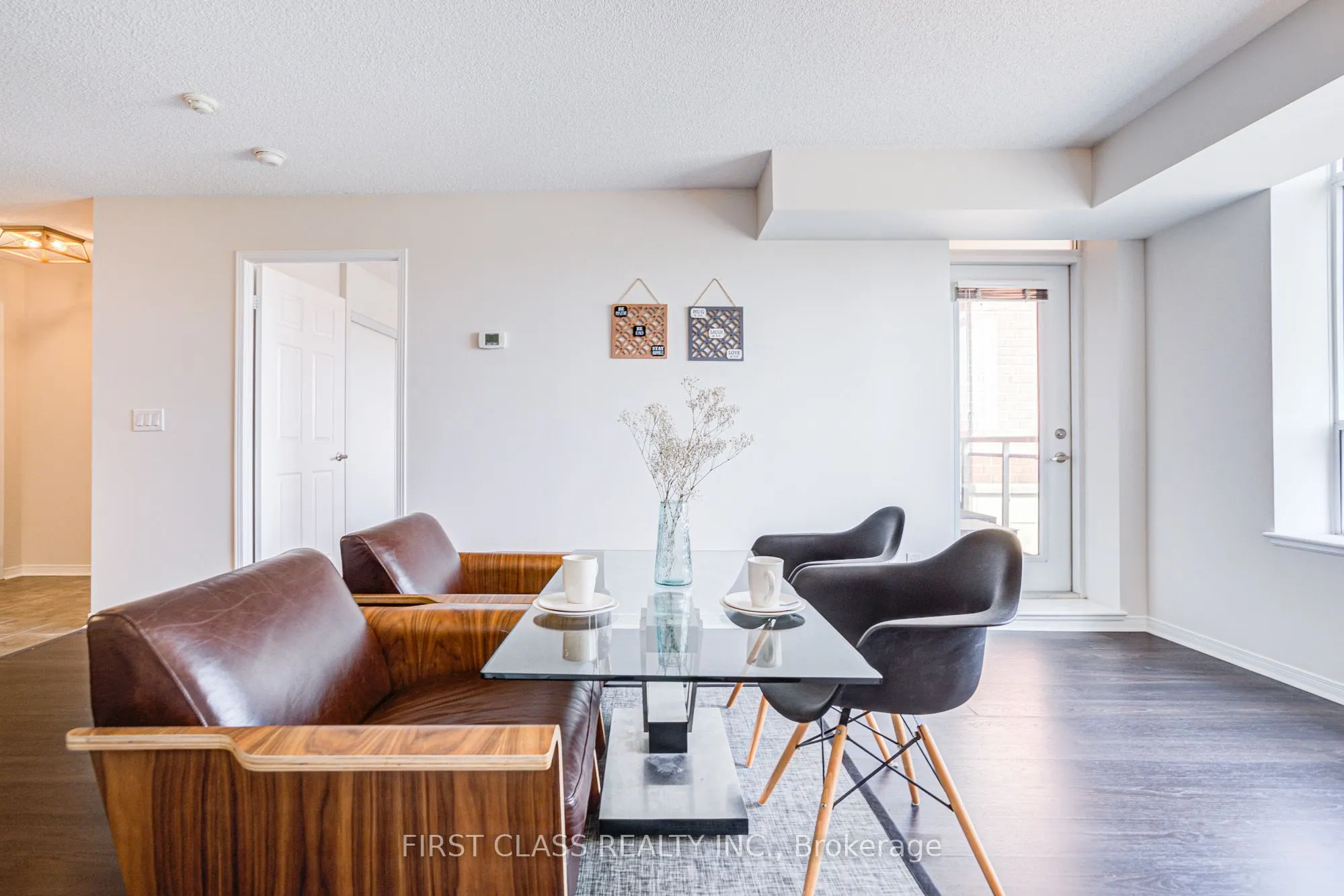 73 King William Crescent, #302