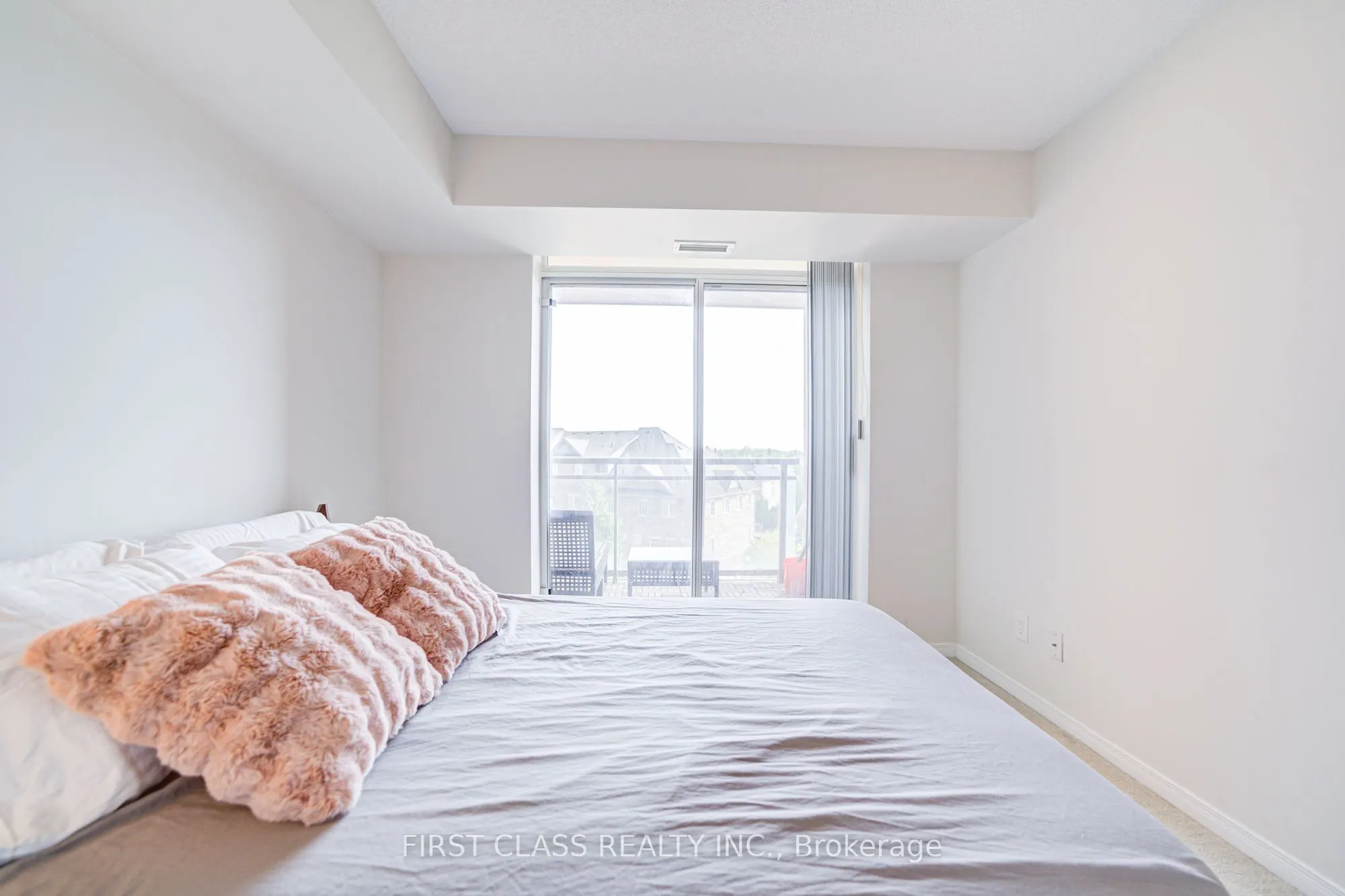 73 King William Crescent, #302