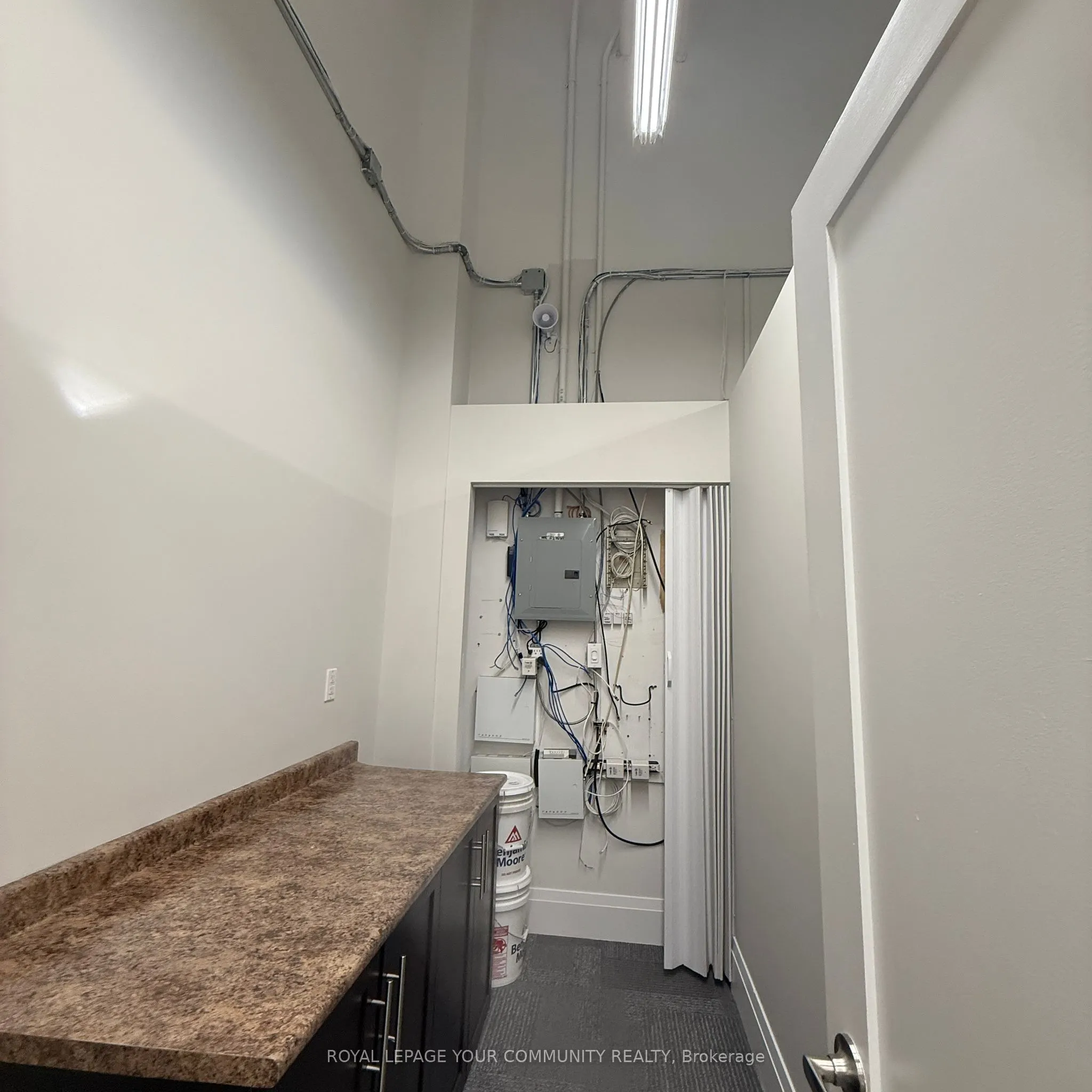 7181 Yonge Street, #4
