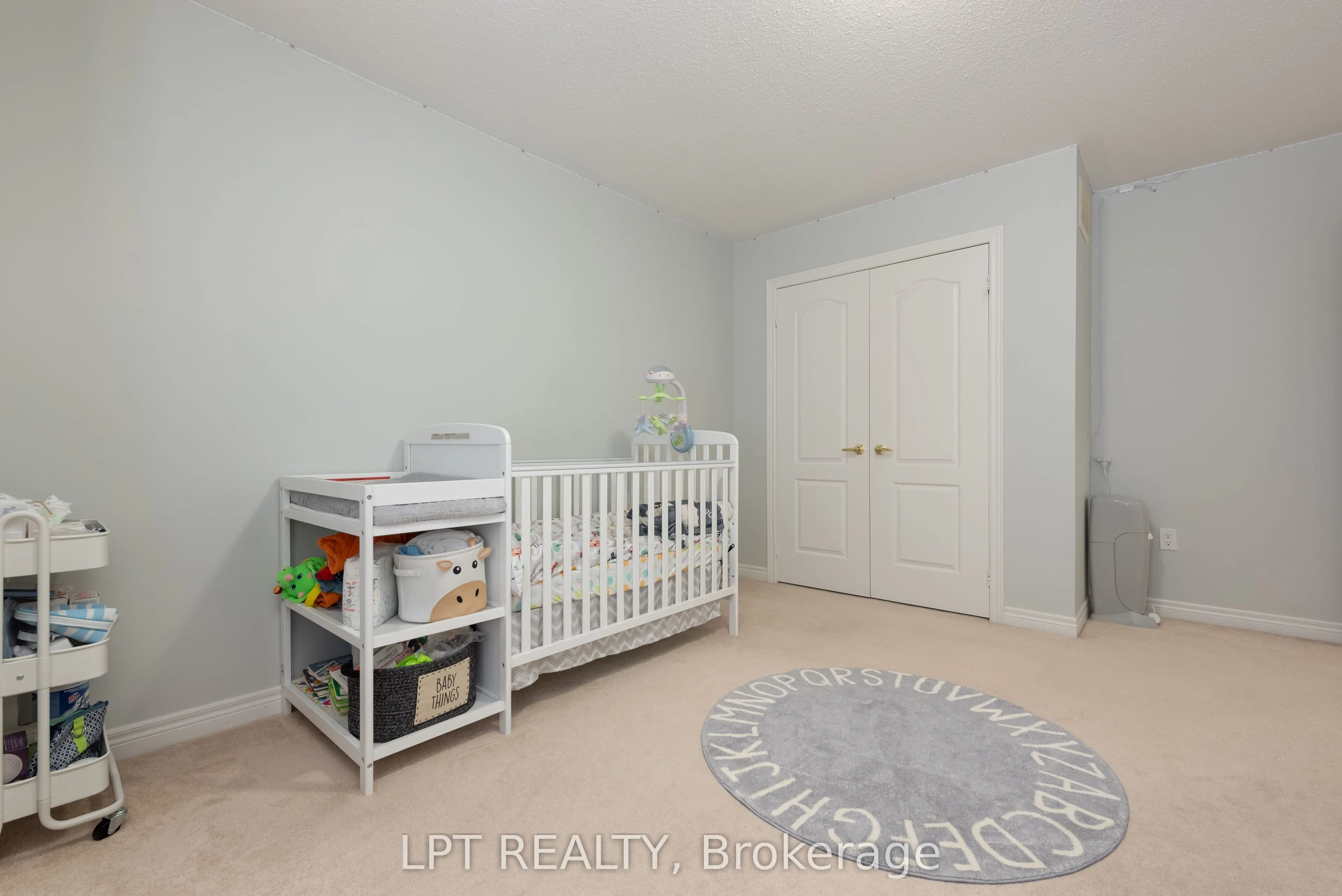 10 Mandley Street