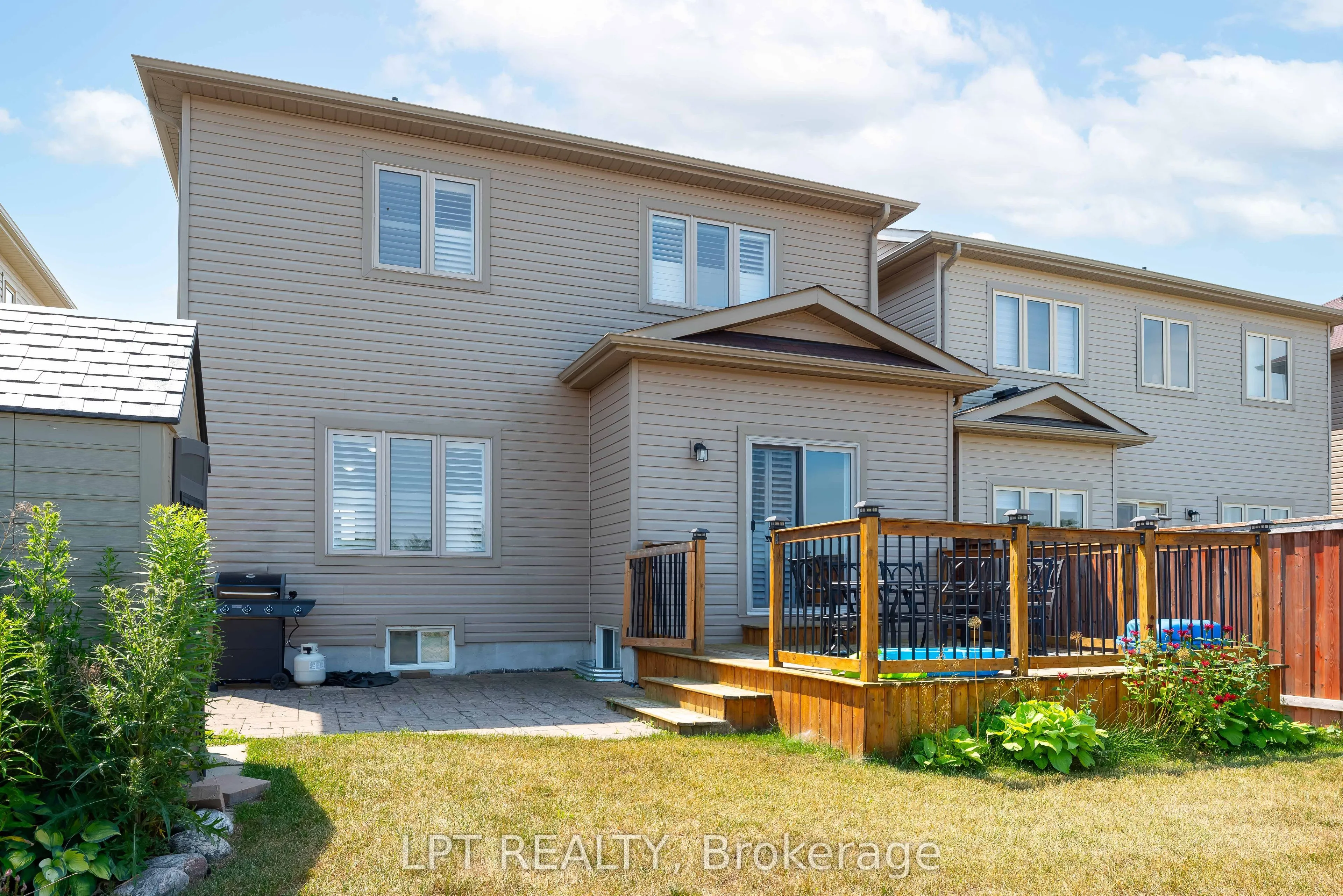 10 Mandley Street