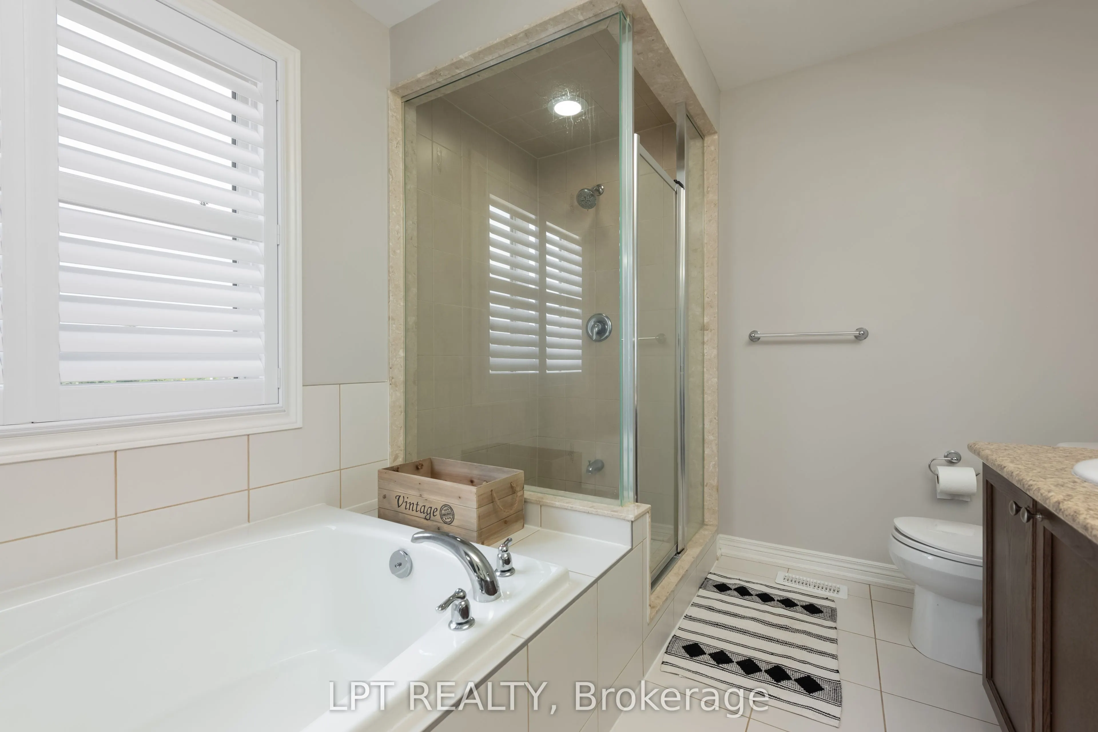 10 Mandley Street