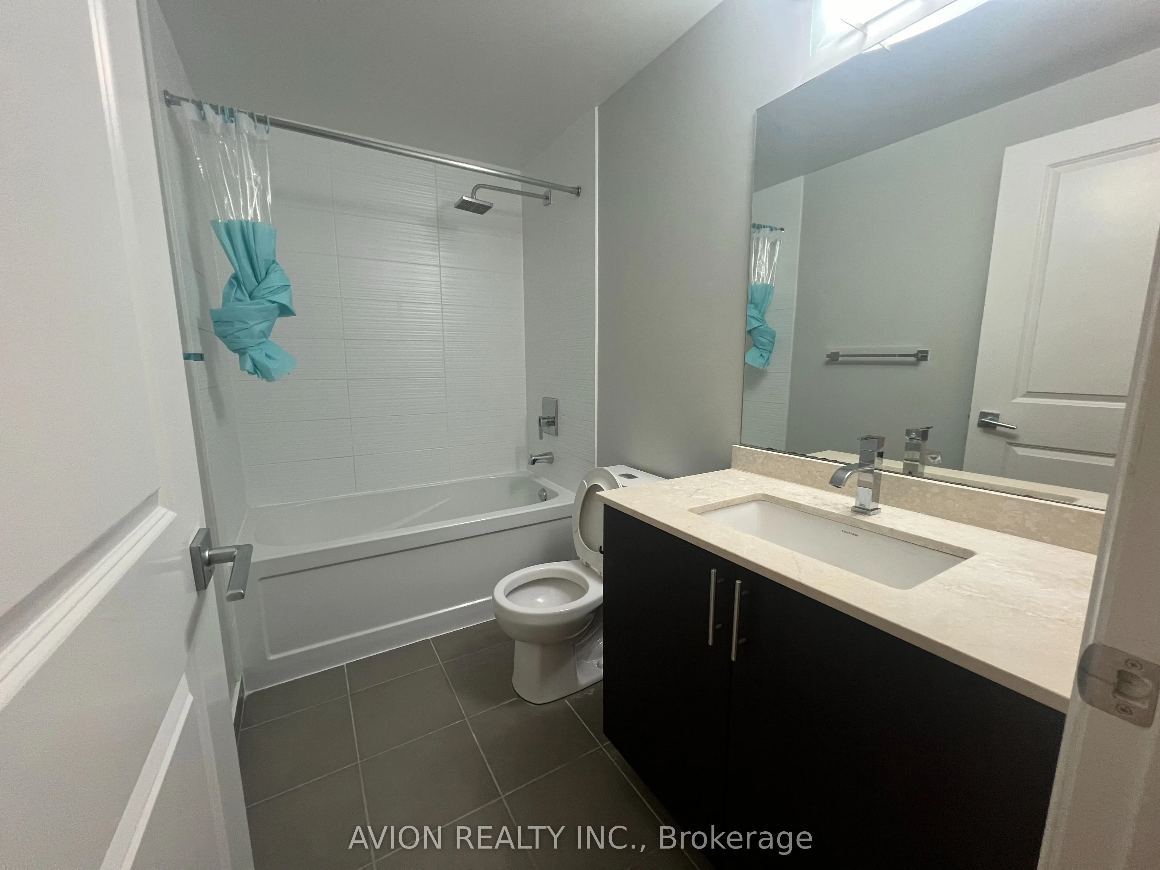 7167 Yonge Street, #412