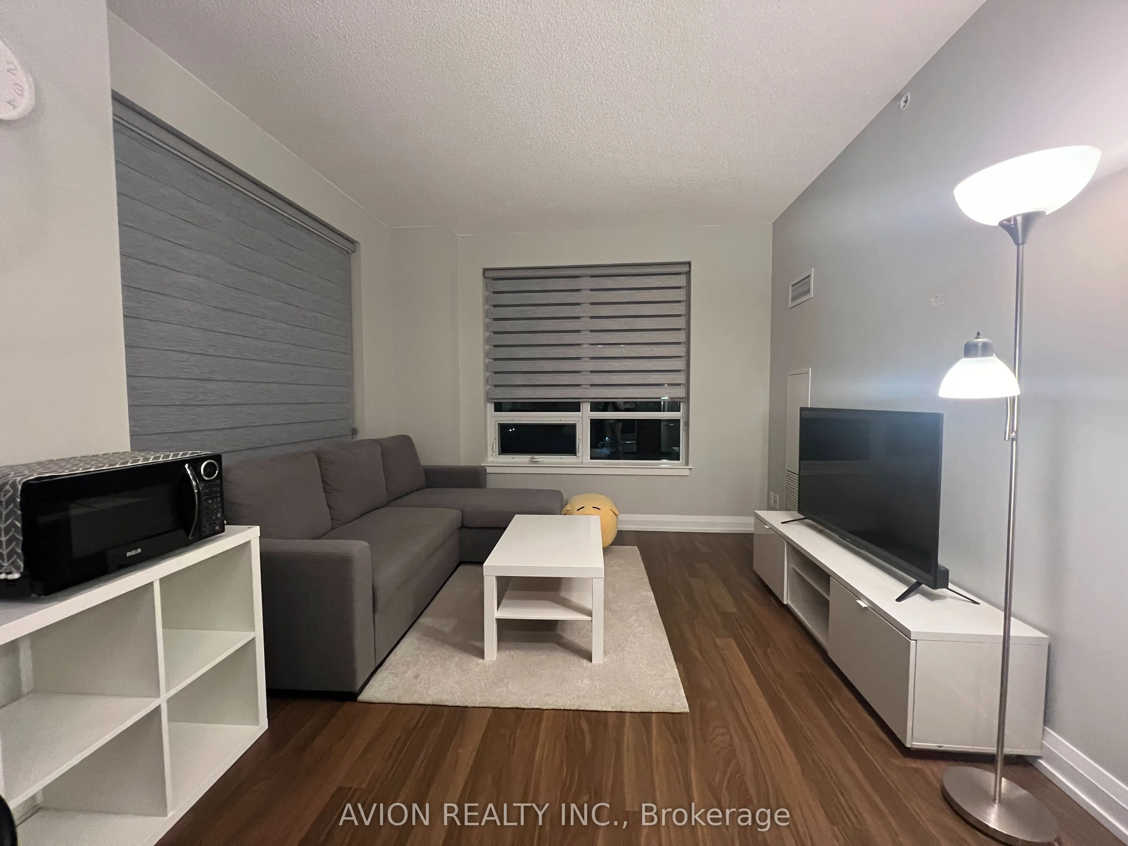 7167 Yonge Street, #412