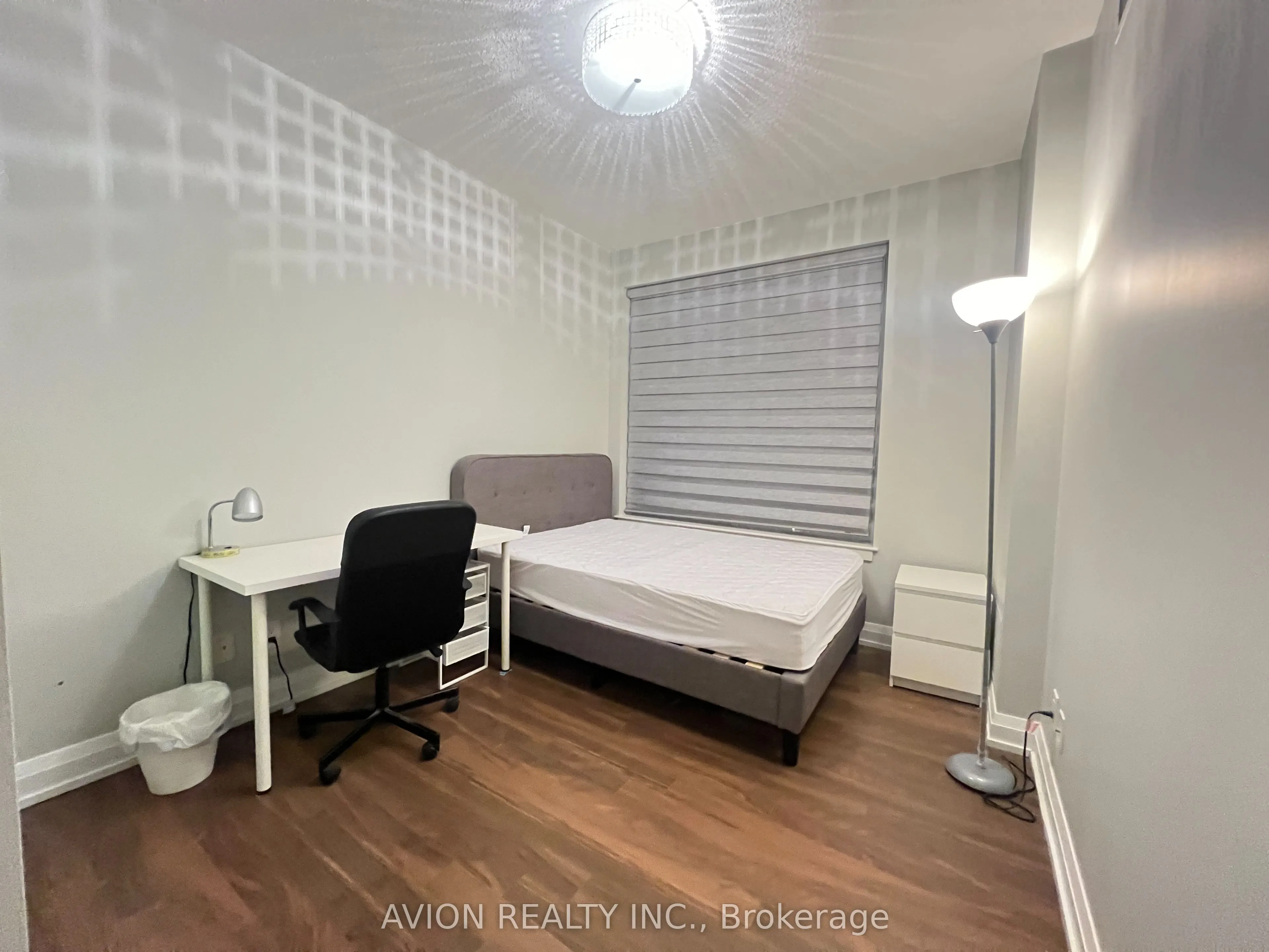 7167 Yonge Street, #412