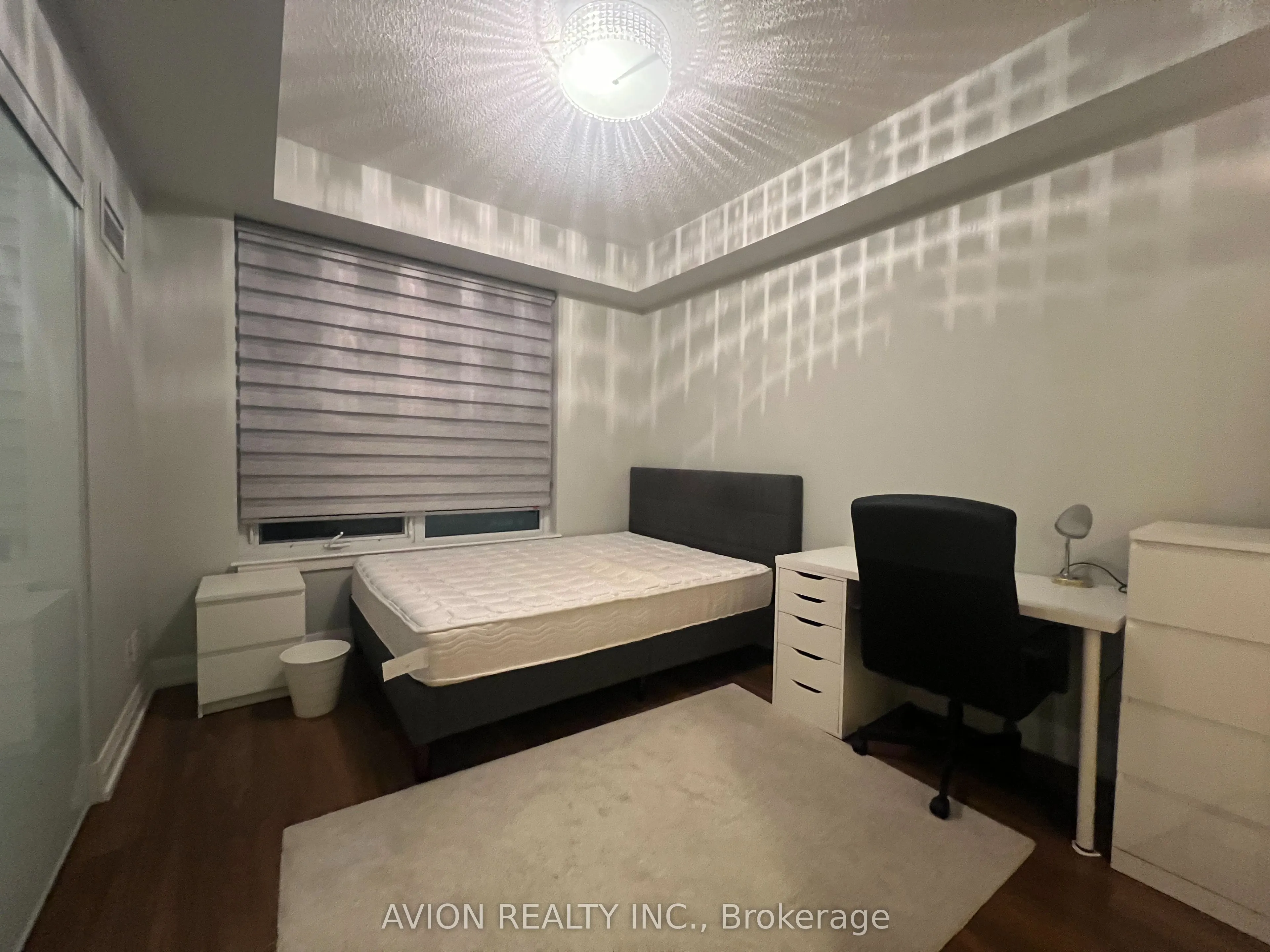 7167 Yonge Street, #412