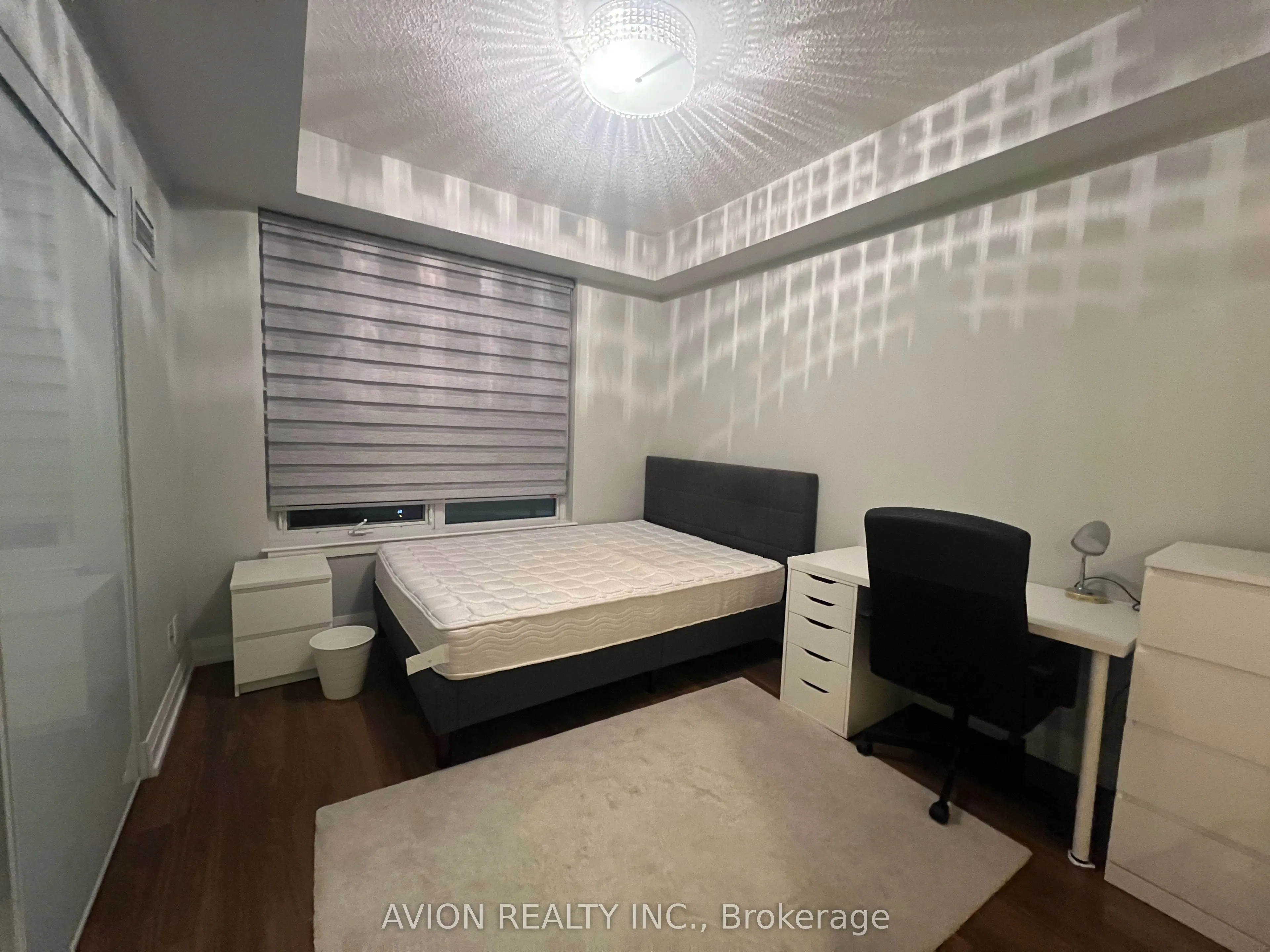 7167 Yonge Street, #412