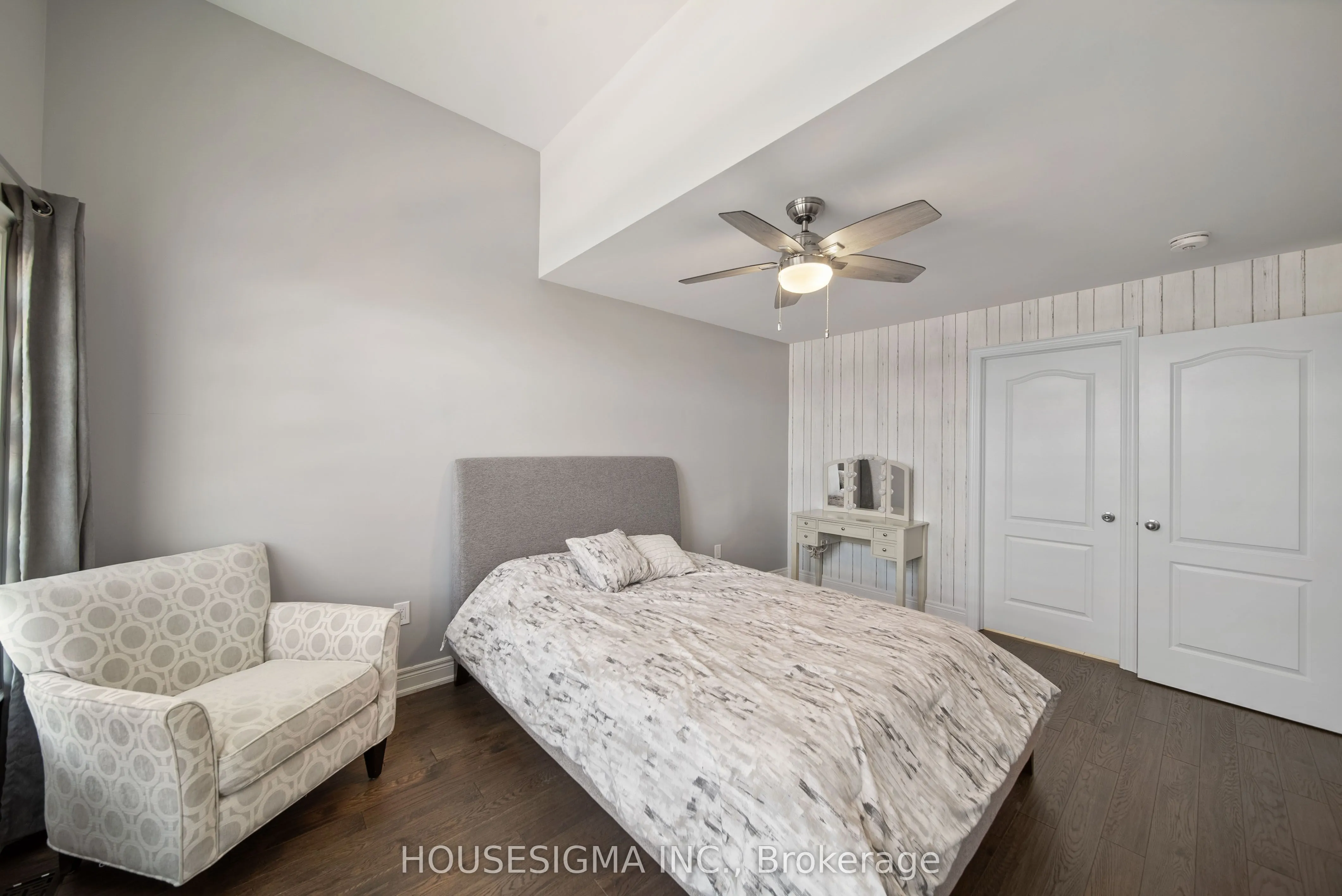 94 Forest Edge Crescent