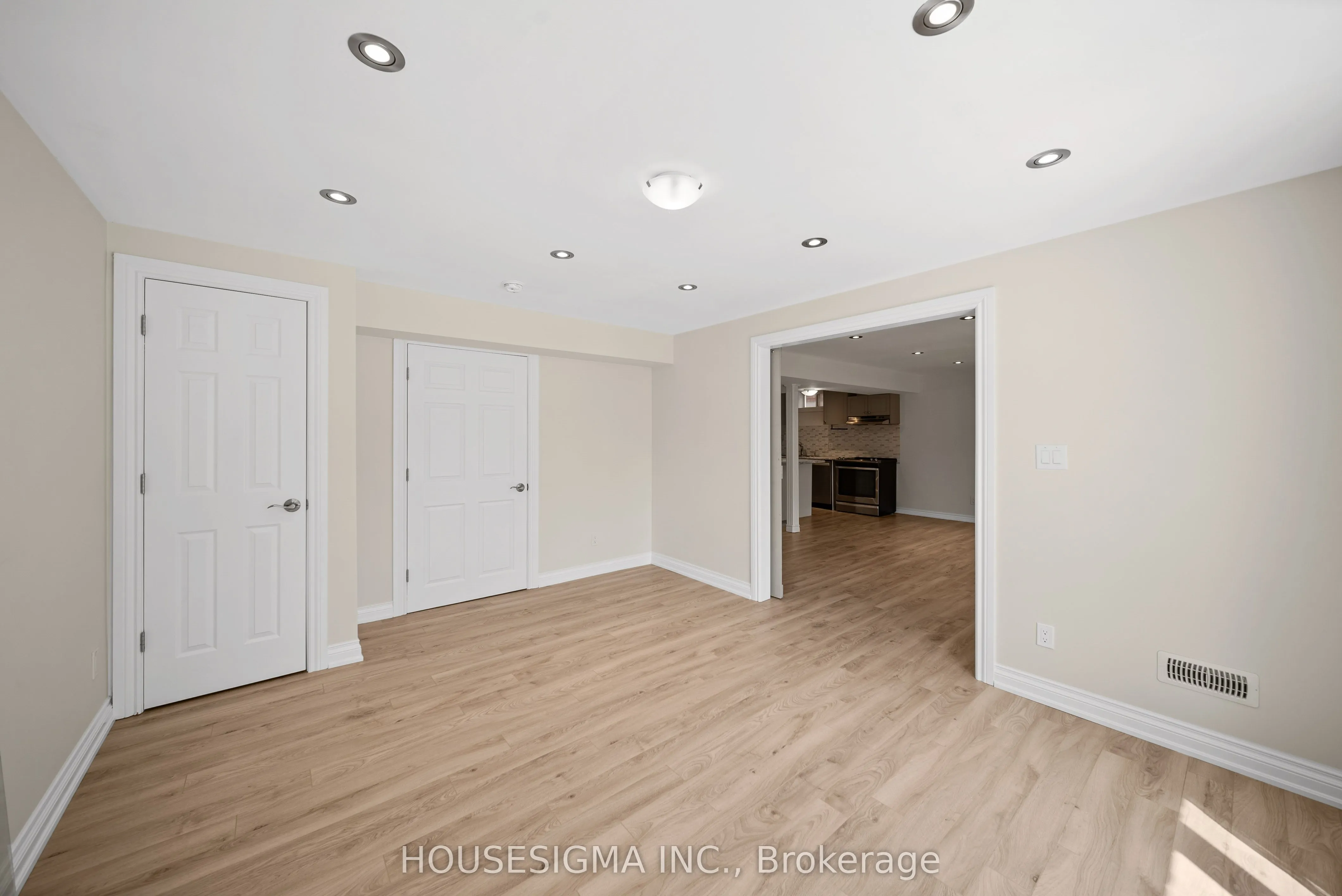 94 Forest Edge Crescent