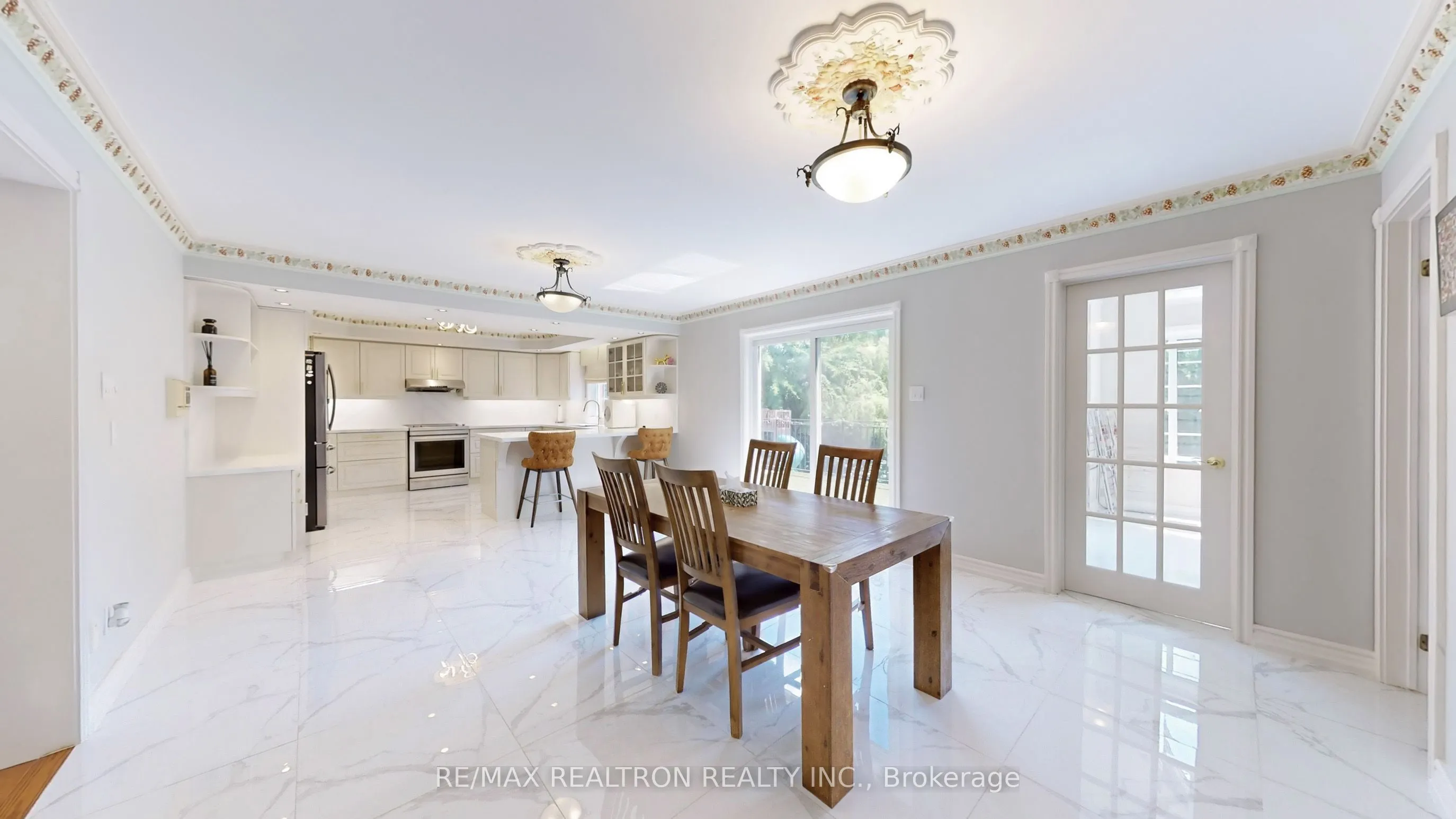 33 Oatlands Crescent