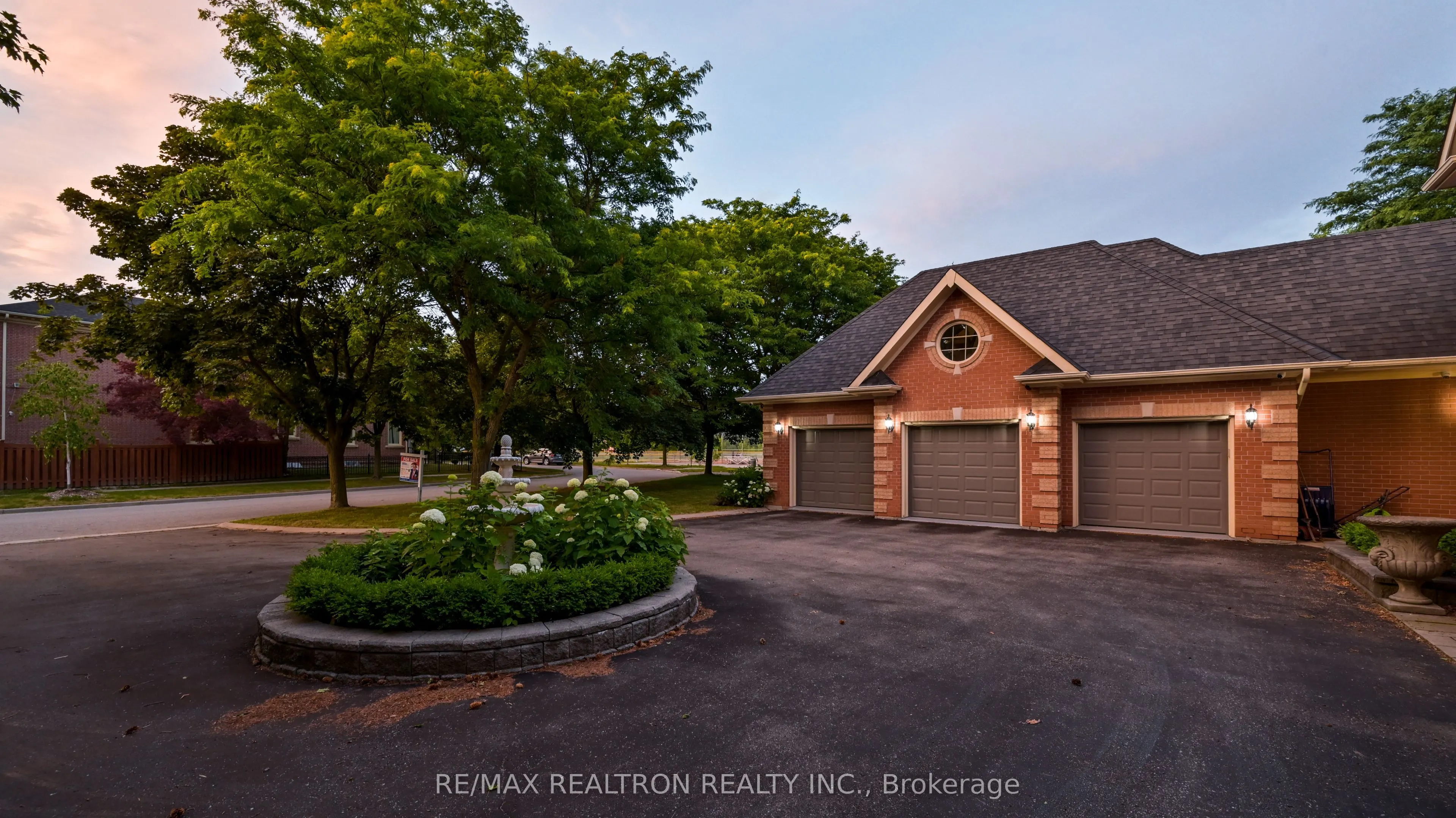 33 Oatlands Crescent