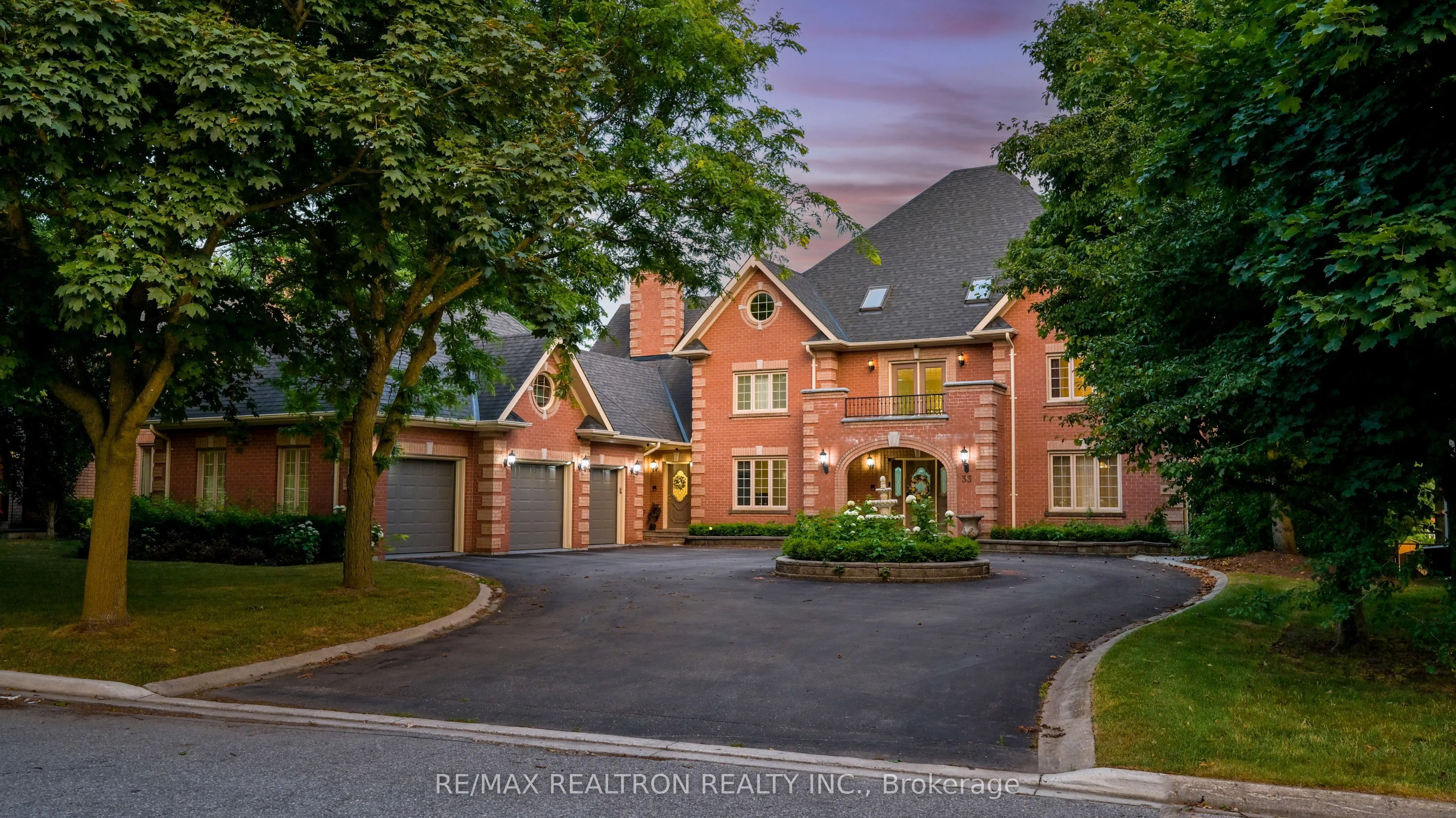 33 Oatlands Crescent