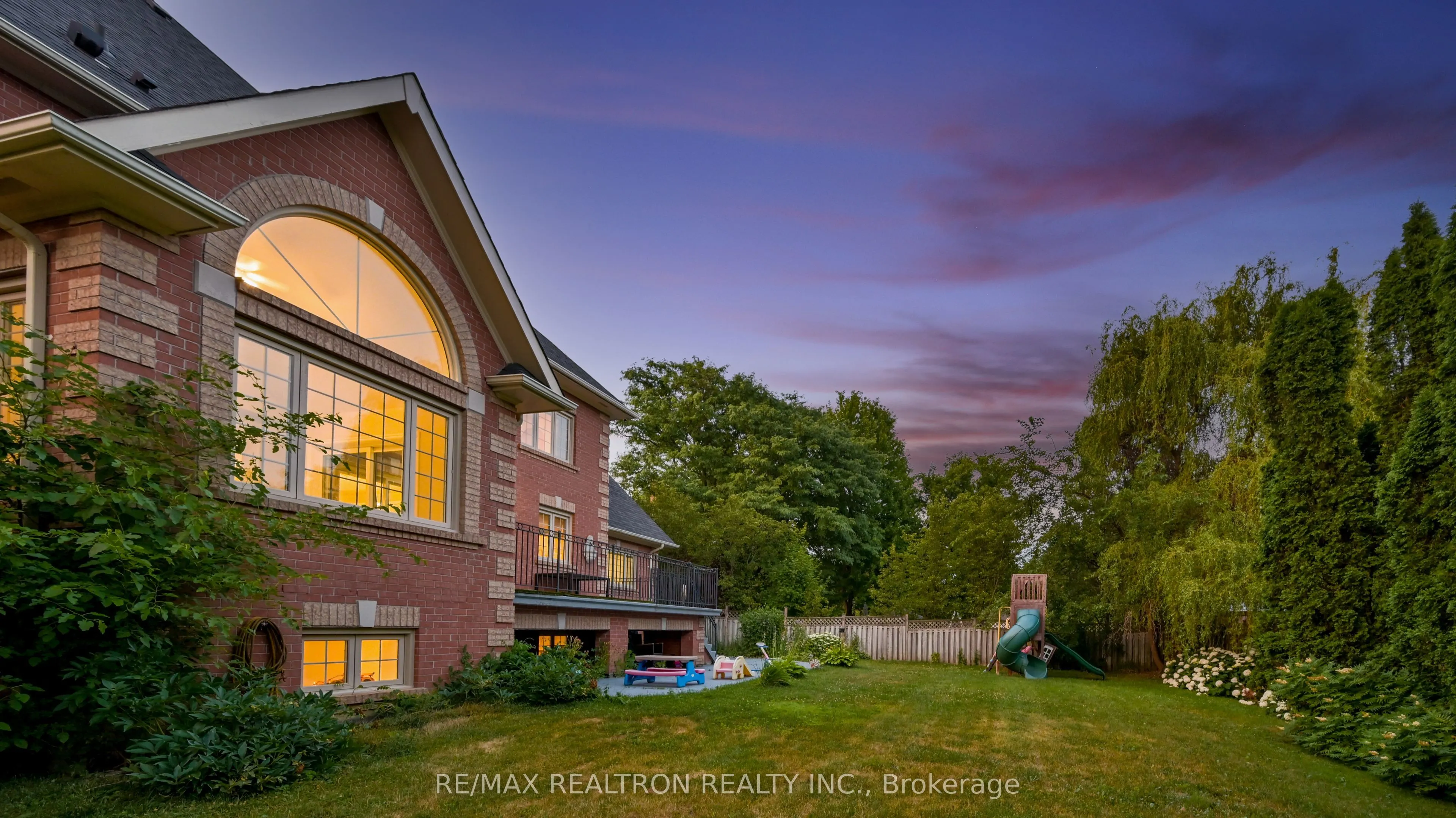 33 Oatlands Crescent