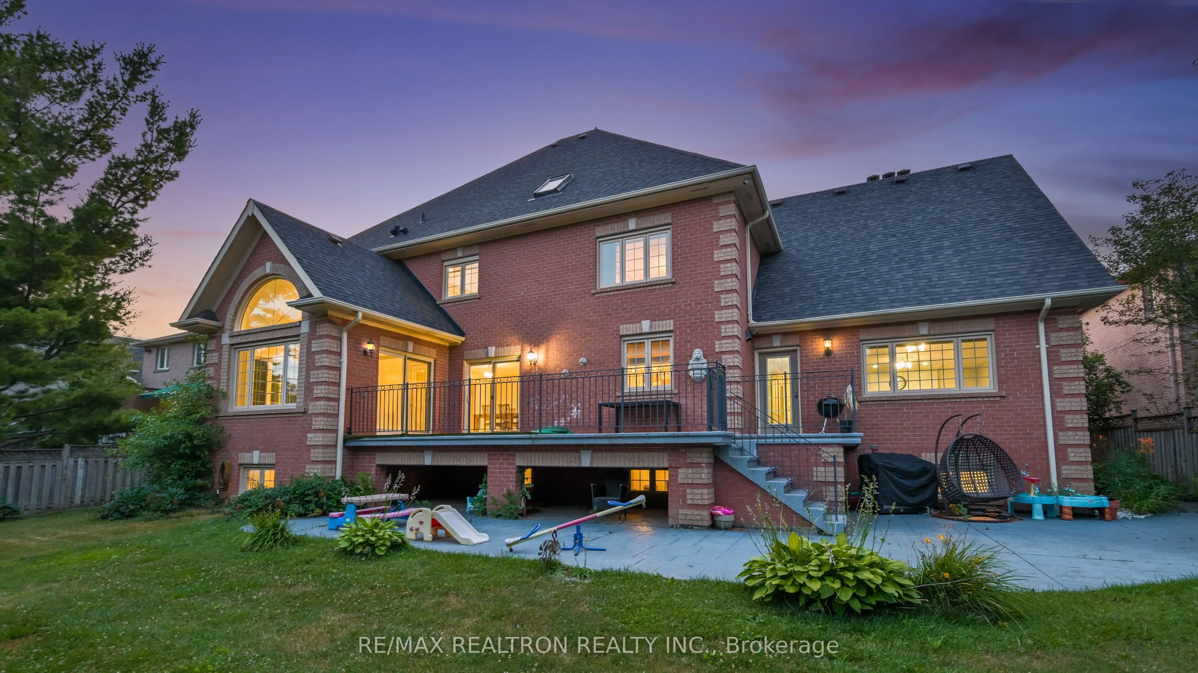 33 Oatlands Crescent