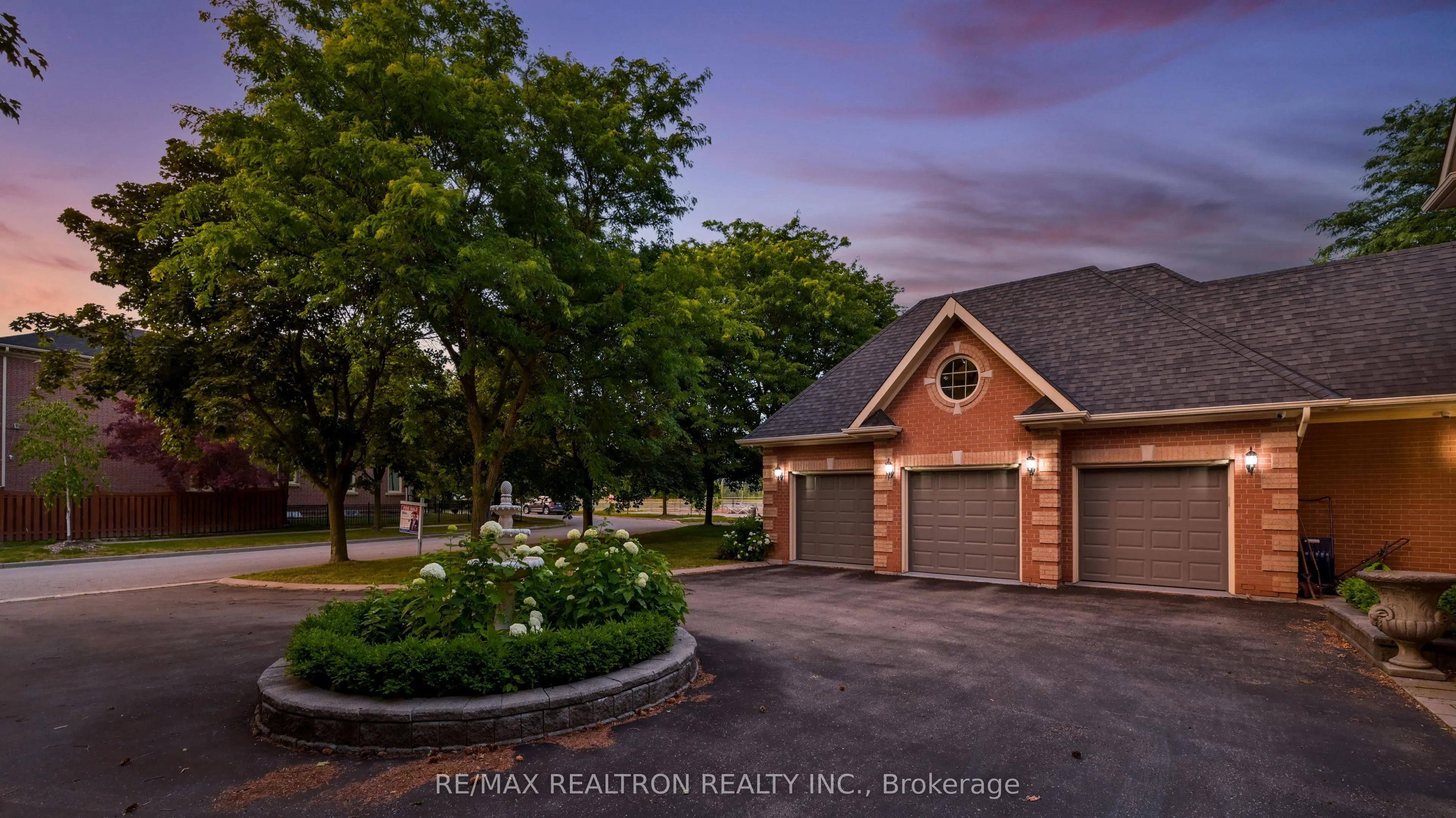 33 Oatlands Crescent
