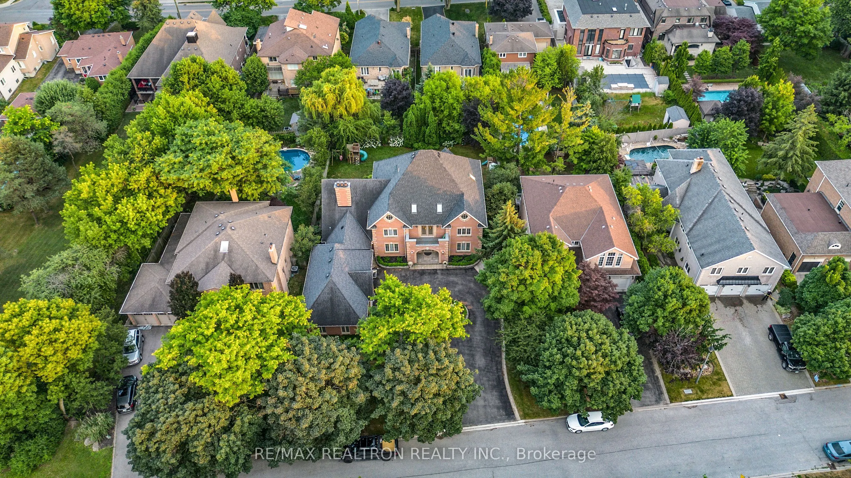 33 Oatlands Crescent
