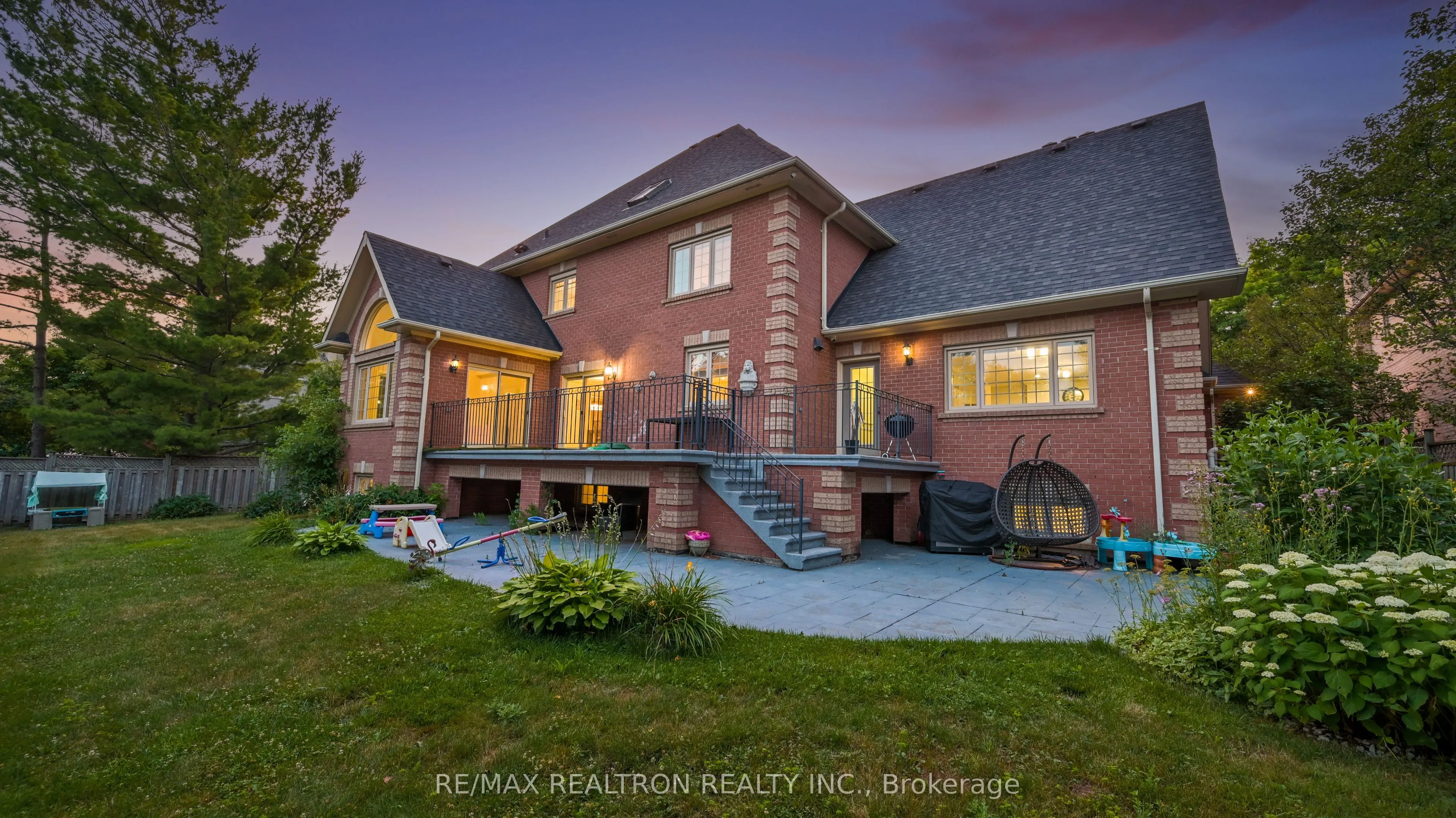 33 Oatlands Crescent